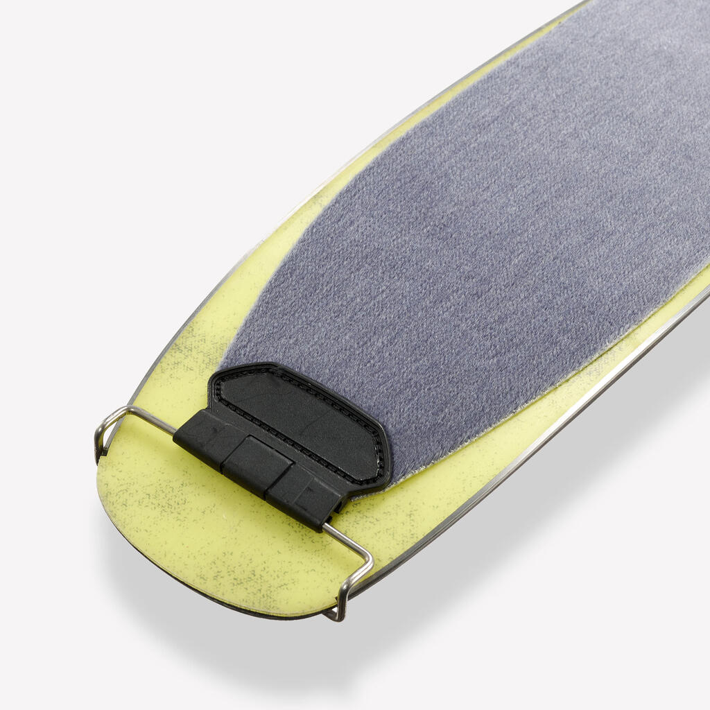 Cross-country skiing with bindings and skins, WILDER 102