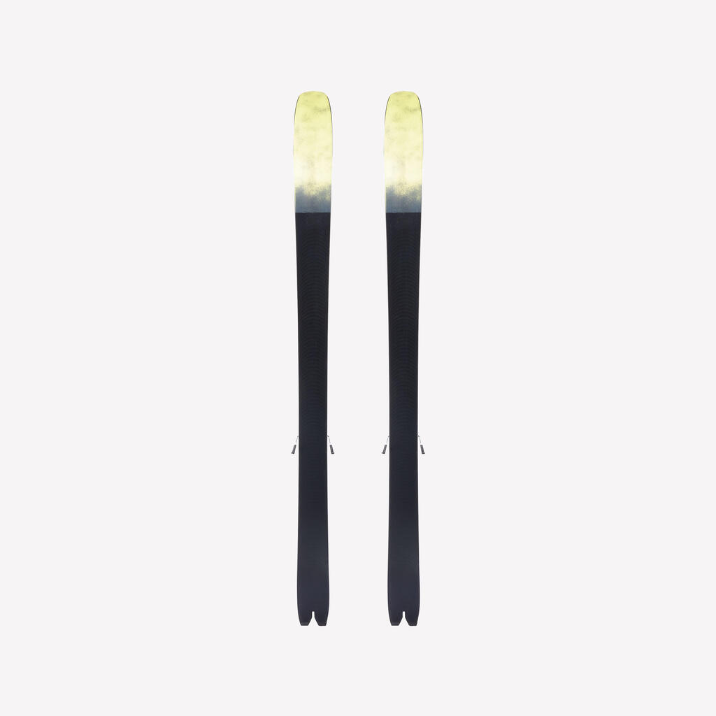 Cross-country skiing with bindings and skins, WILDER 102