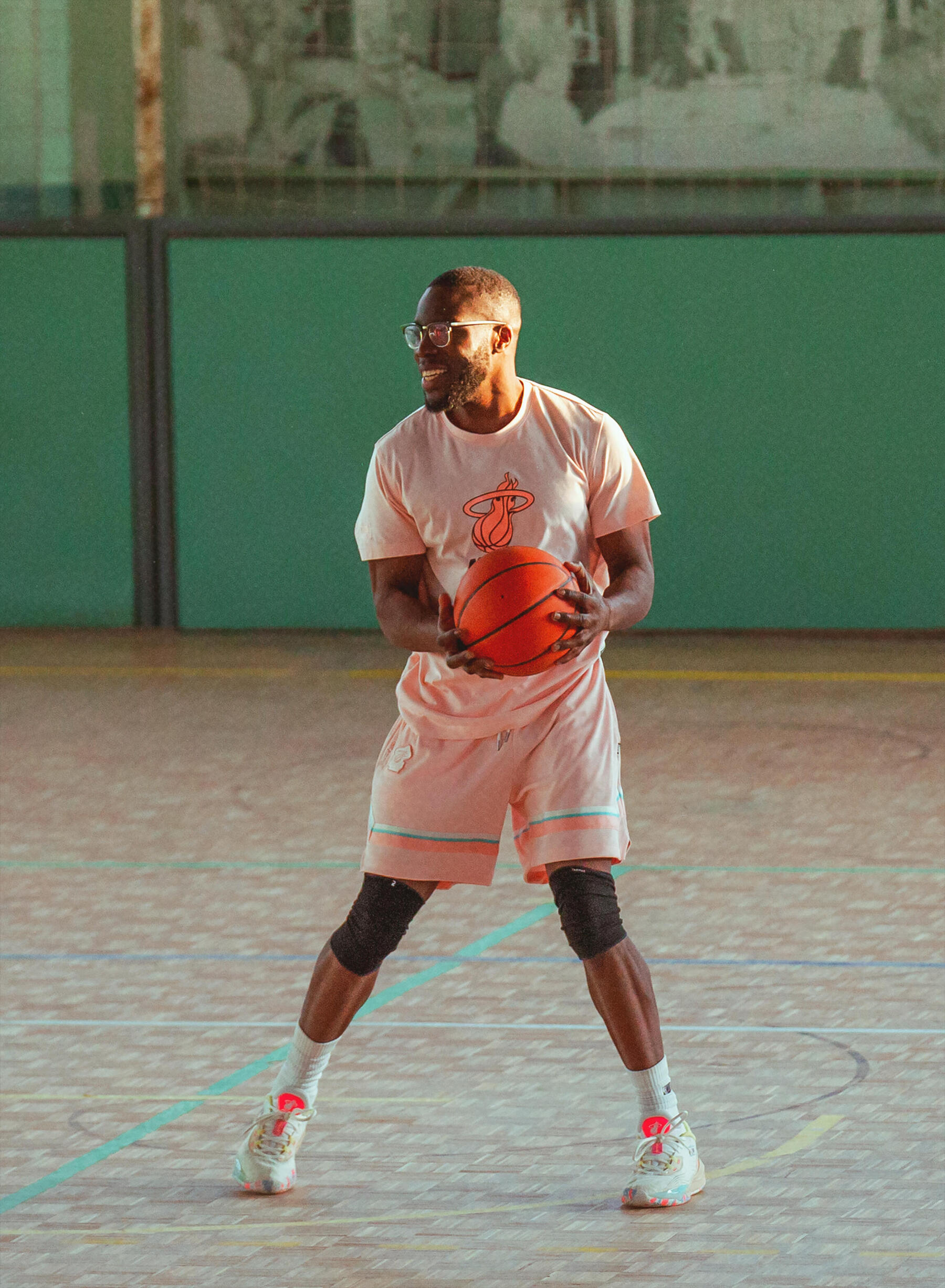 entraînement-dribble-exercices-ballon-basketball-homme