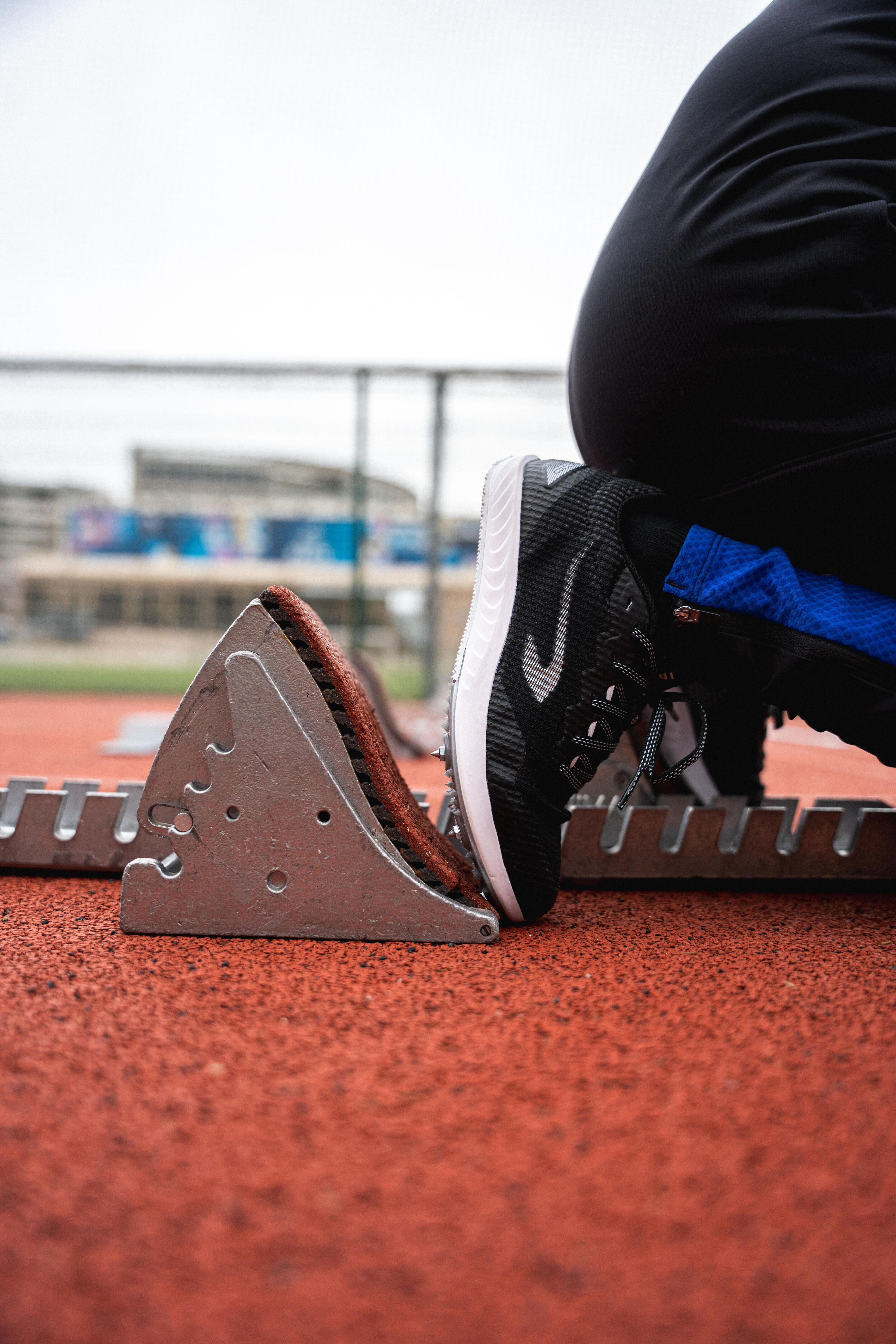 Laufschuhe Spikes Leichtathletik Herren/Damen/Kinder - AT Start V3 schwarz  9/13