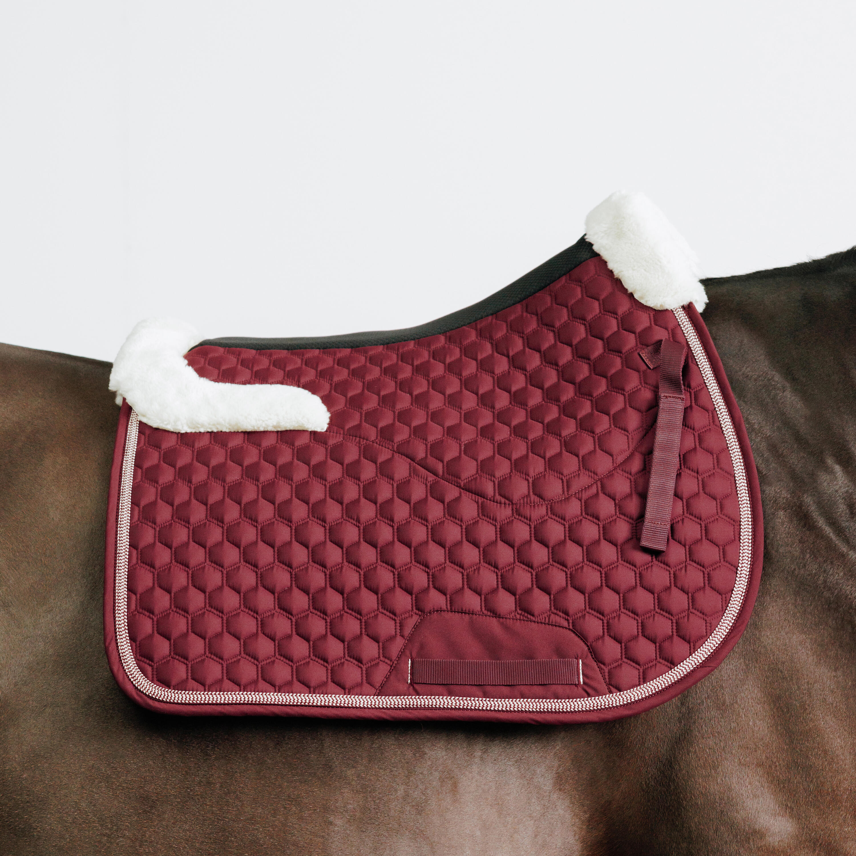 Horse Riding Cushioning Saddle Cloth 900 - Burgundy 2/5