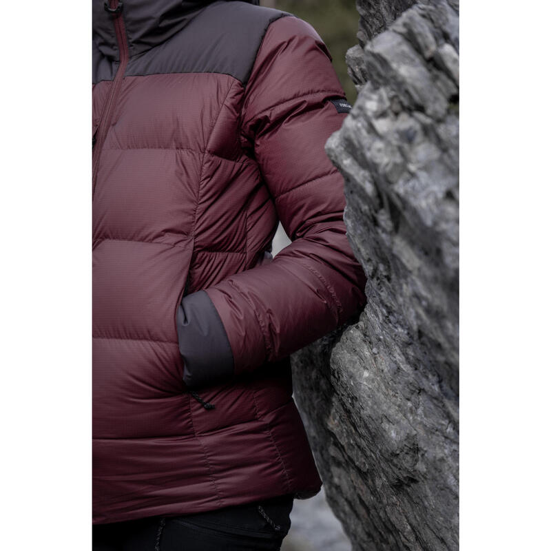 Daunenjacke Damen Kapuze warm bis -20 °C Trekking - MT900 bordeauxrot 