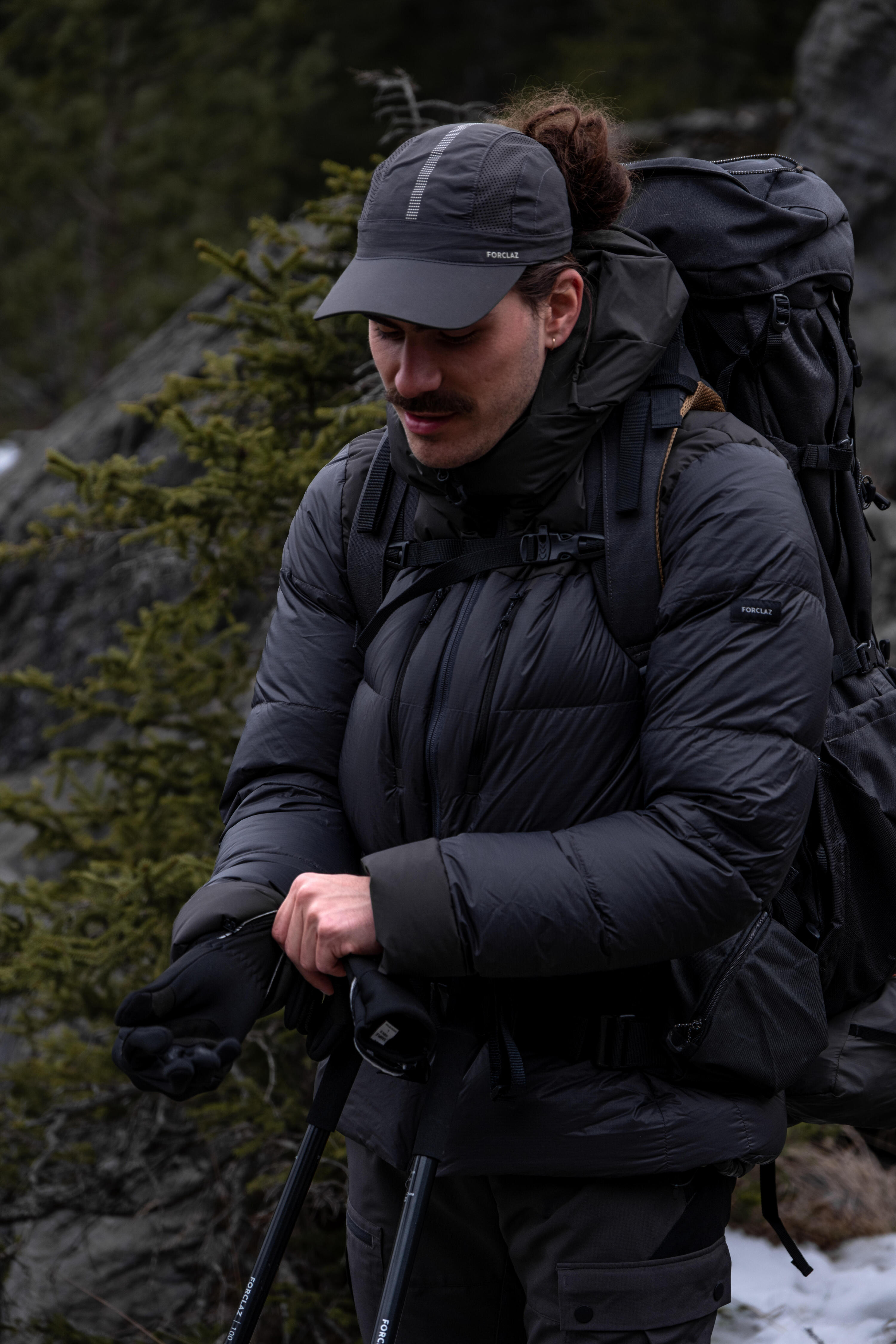 Handschuhe Damen/ Herren warm touchscreenfähig Trekking - MT500 schwarz  7/9