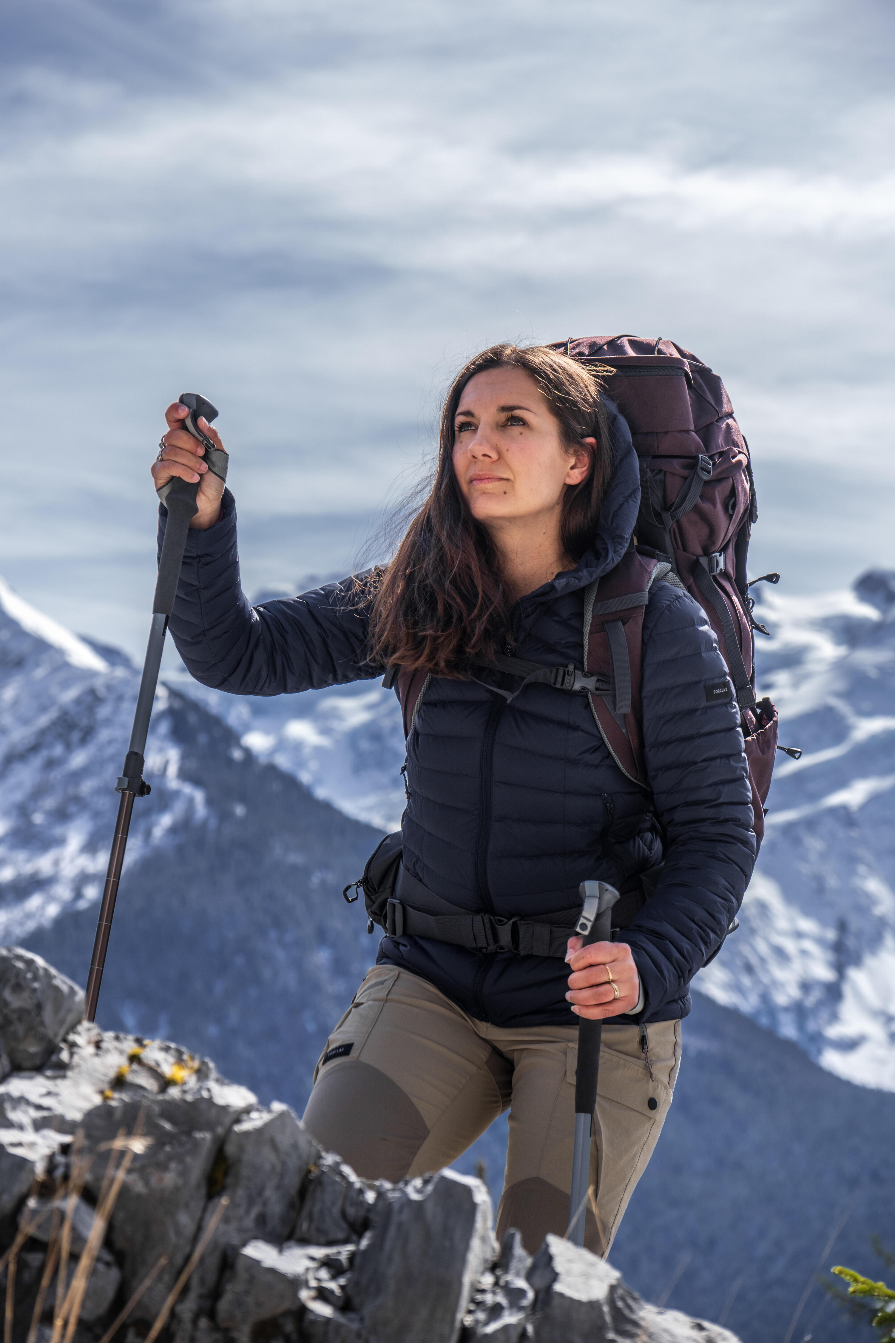 Daunenjacke Damen Kapuze bis -5 °C Trekking - MT100  9/12