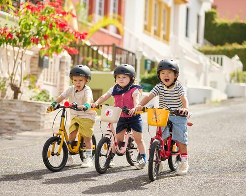 Vélo enfant : tout commence avec un bon équipement