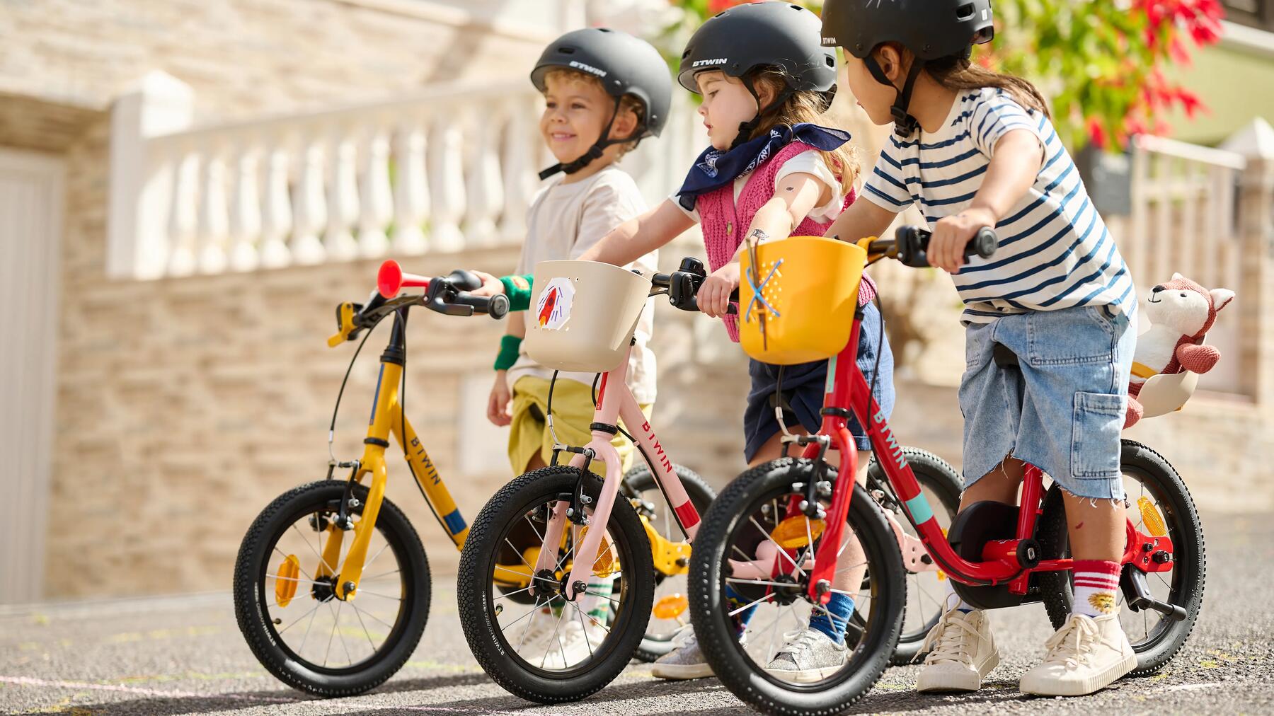 Apprendre à son enfant à faire du vélo… sans les petites roues !