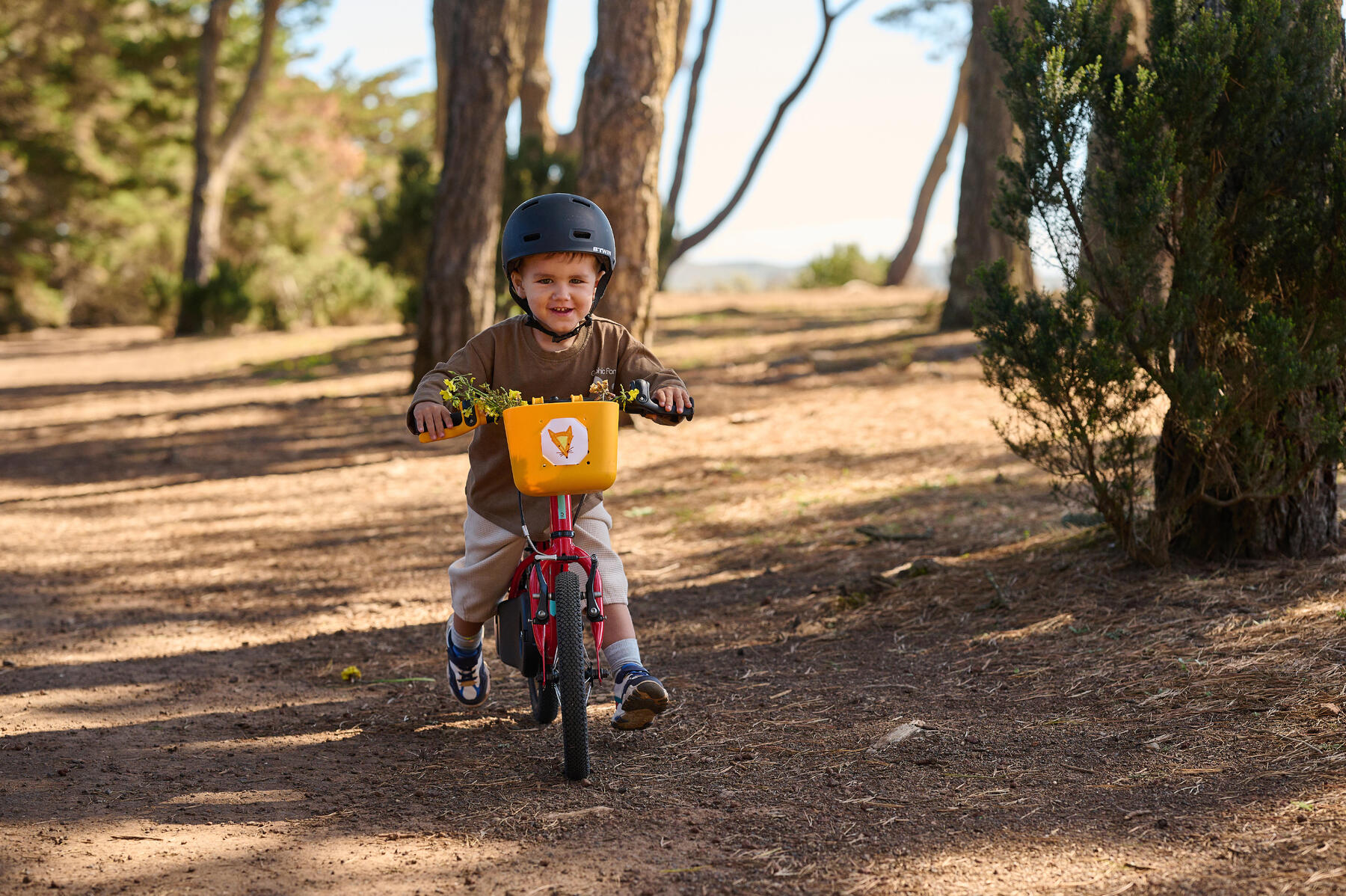 5 RECOMANDĂRI PENTRU A-L ÎNVĂȚA PE CEL MIC SĂ MEARGĂ PE BICICLETĂ