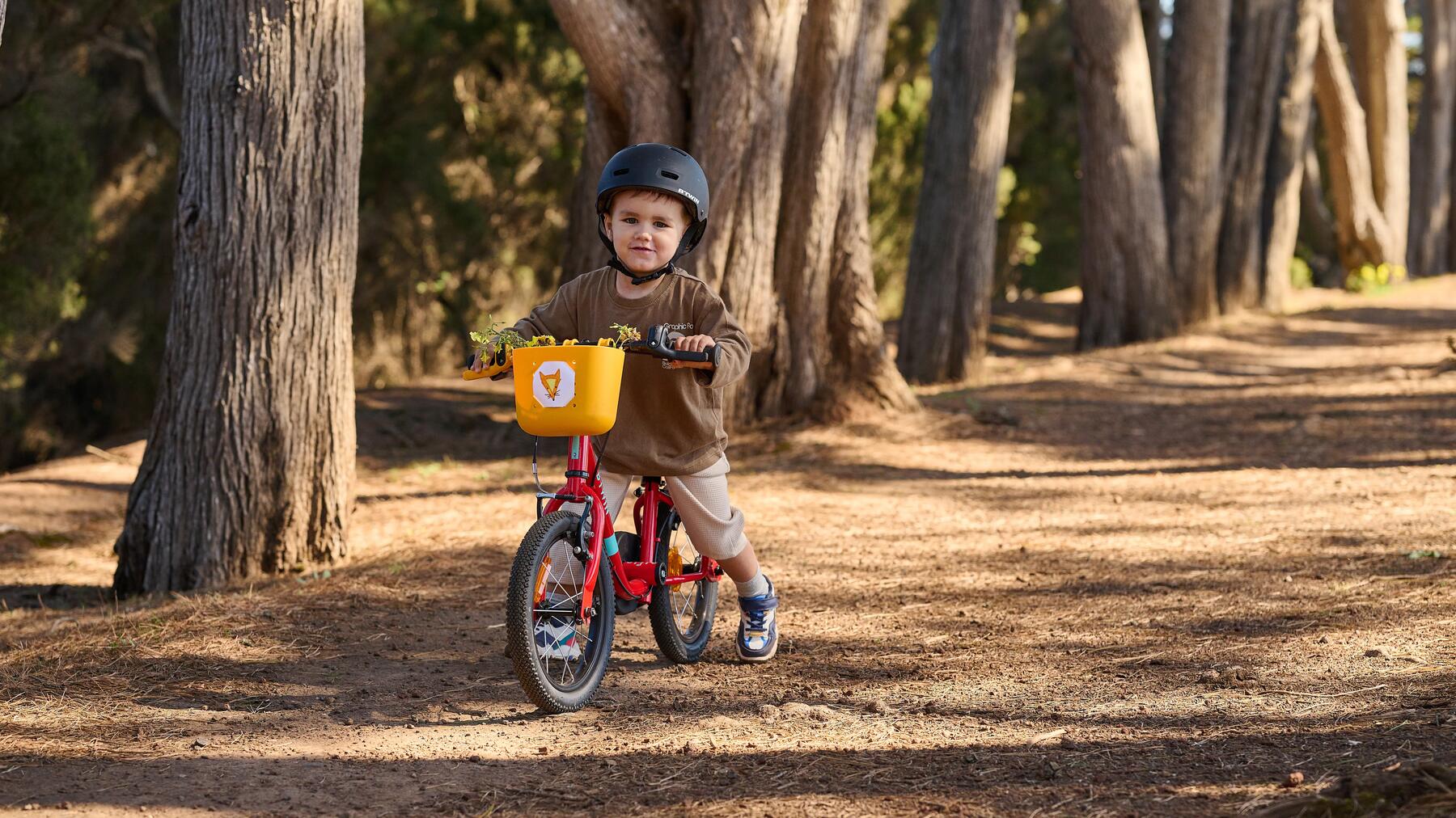 5 RECOMANDĂRI PENTRU A-L ÎNVĂȚA PE CEL MIC SĂ MEARGĂ PE BICICLETĂ