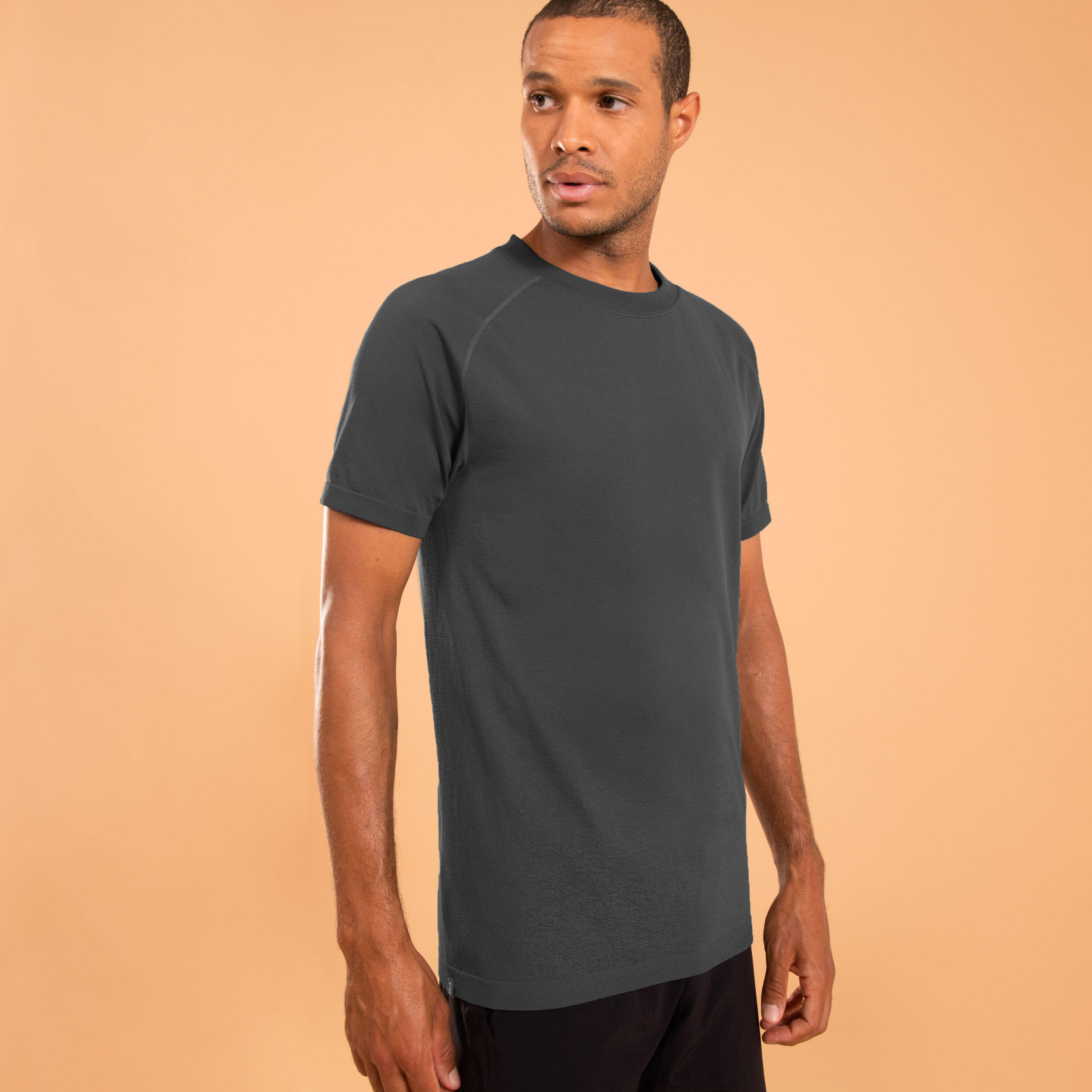 Men's Seamless Short-Sleeved Dynamic Yoga T-Shirt - Black
