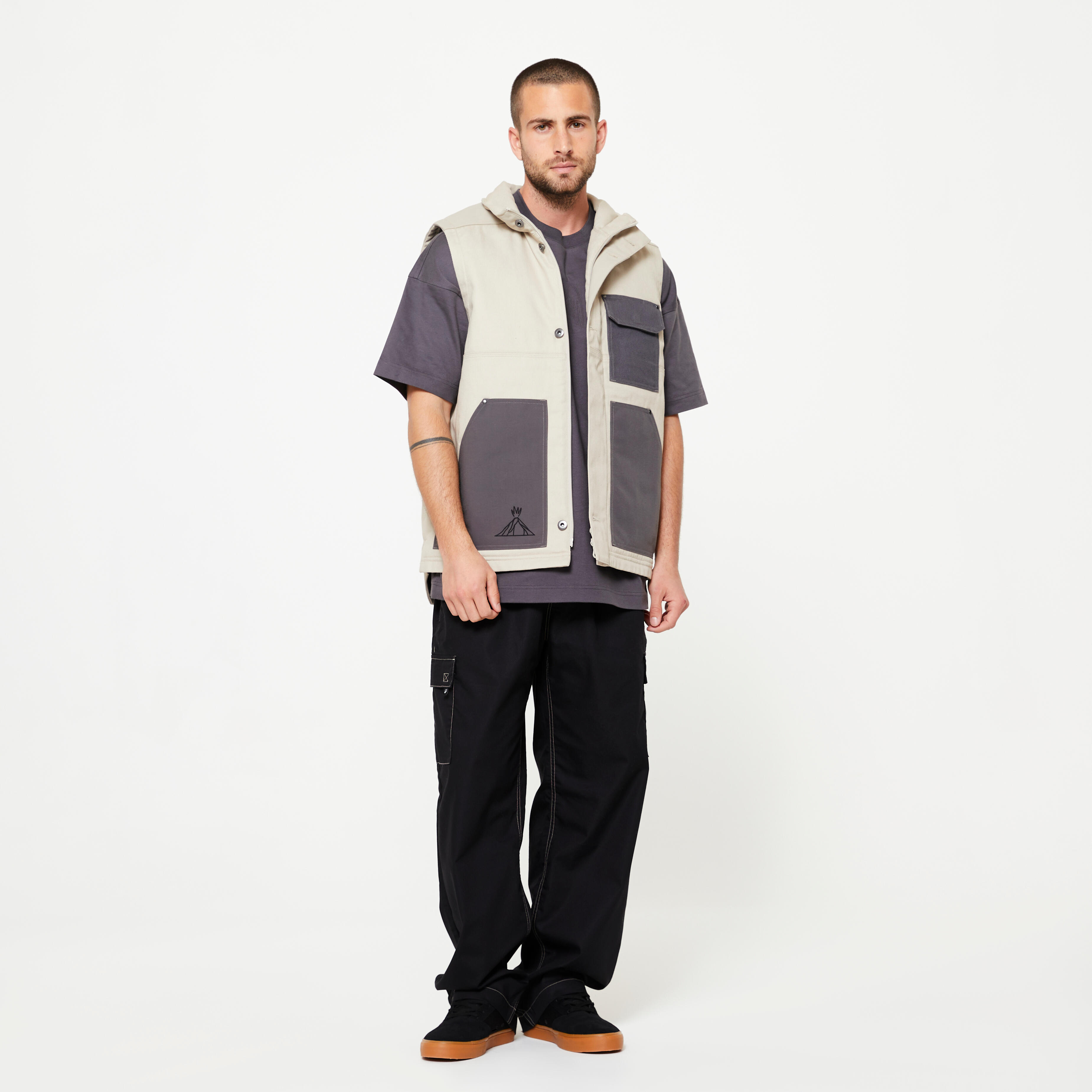 MULTI-POCKET SKATEBOARD VEST SIGNATURE COLLECTION DAMESTOY BEIGE AND GREY