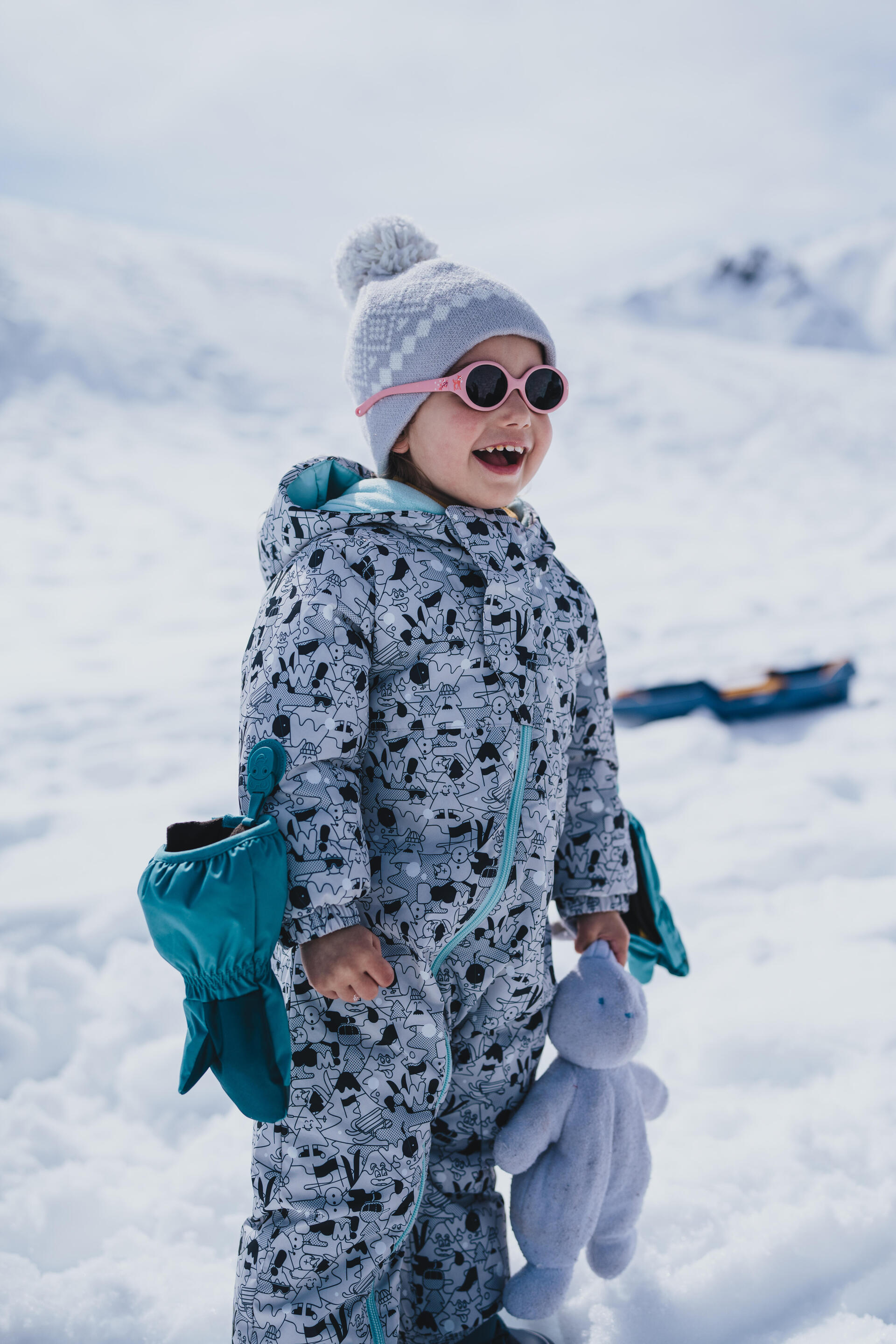 bébé à la neige
