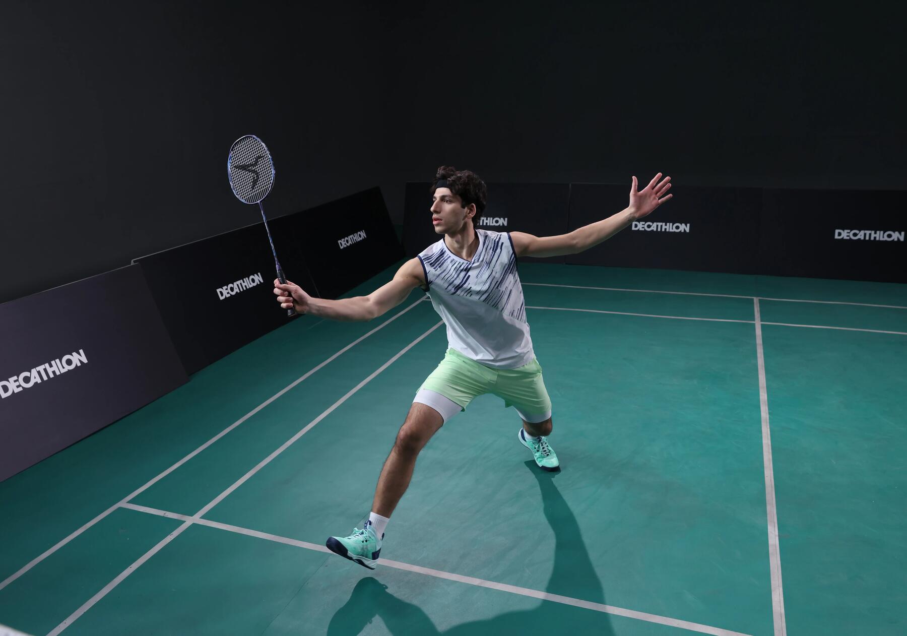 ALEGEREA ECHIPAMENTULUI PENTRU BADMINTON ÎN AER LIBER