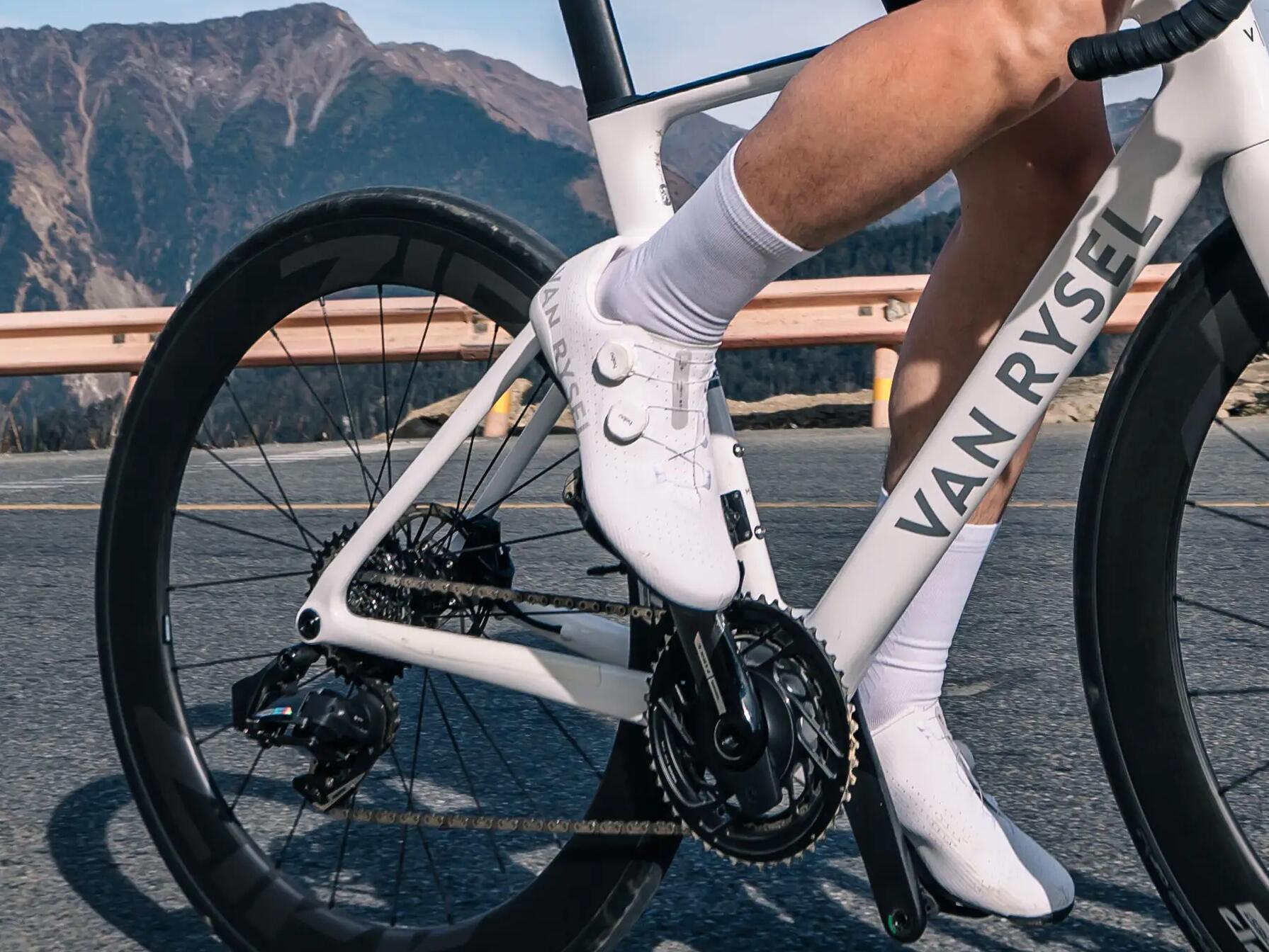 How to adjust your road biking cleats