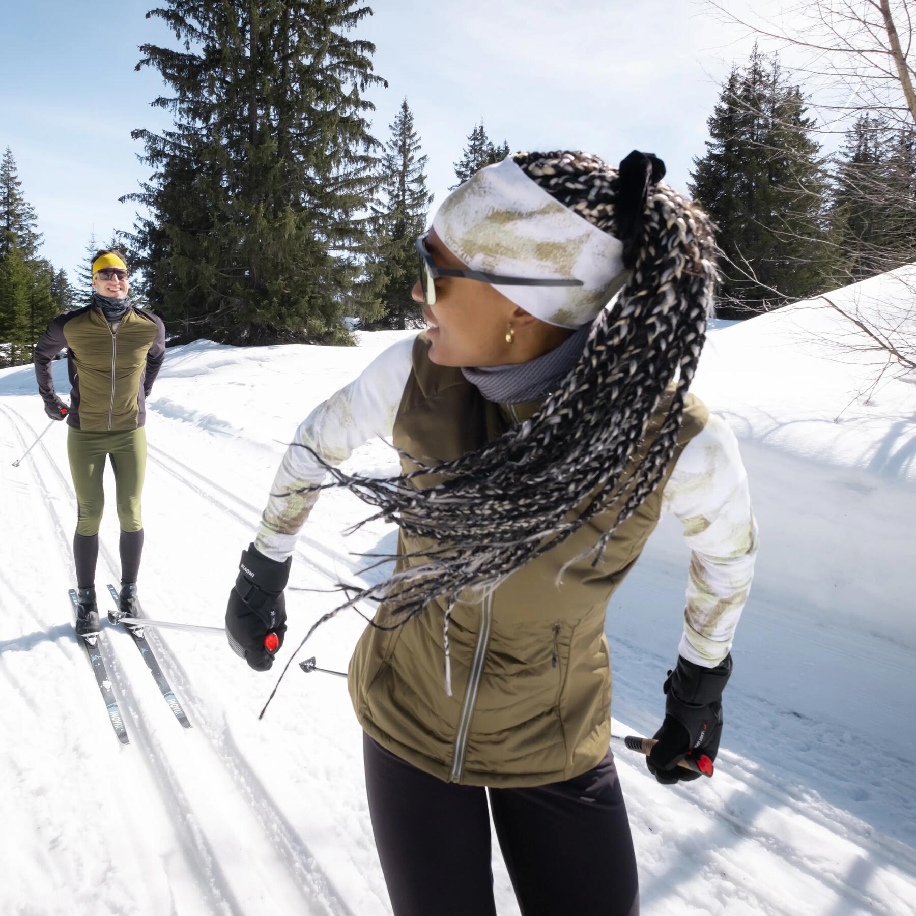 balade en ski de fond une femme et un homme produit decathlon quechua