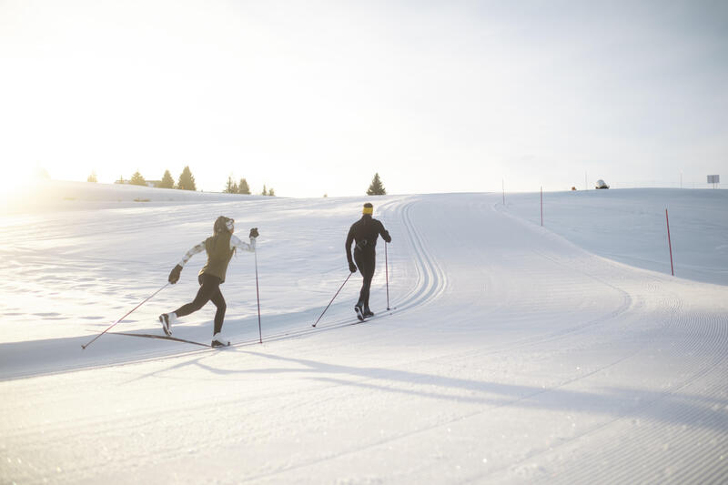 Comment choisir ses skis de fond, classique ou skating ?