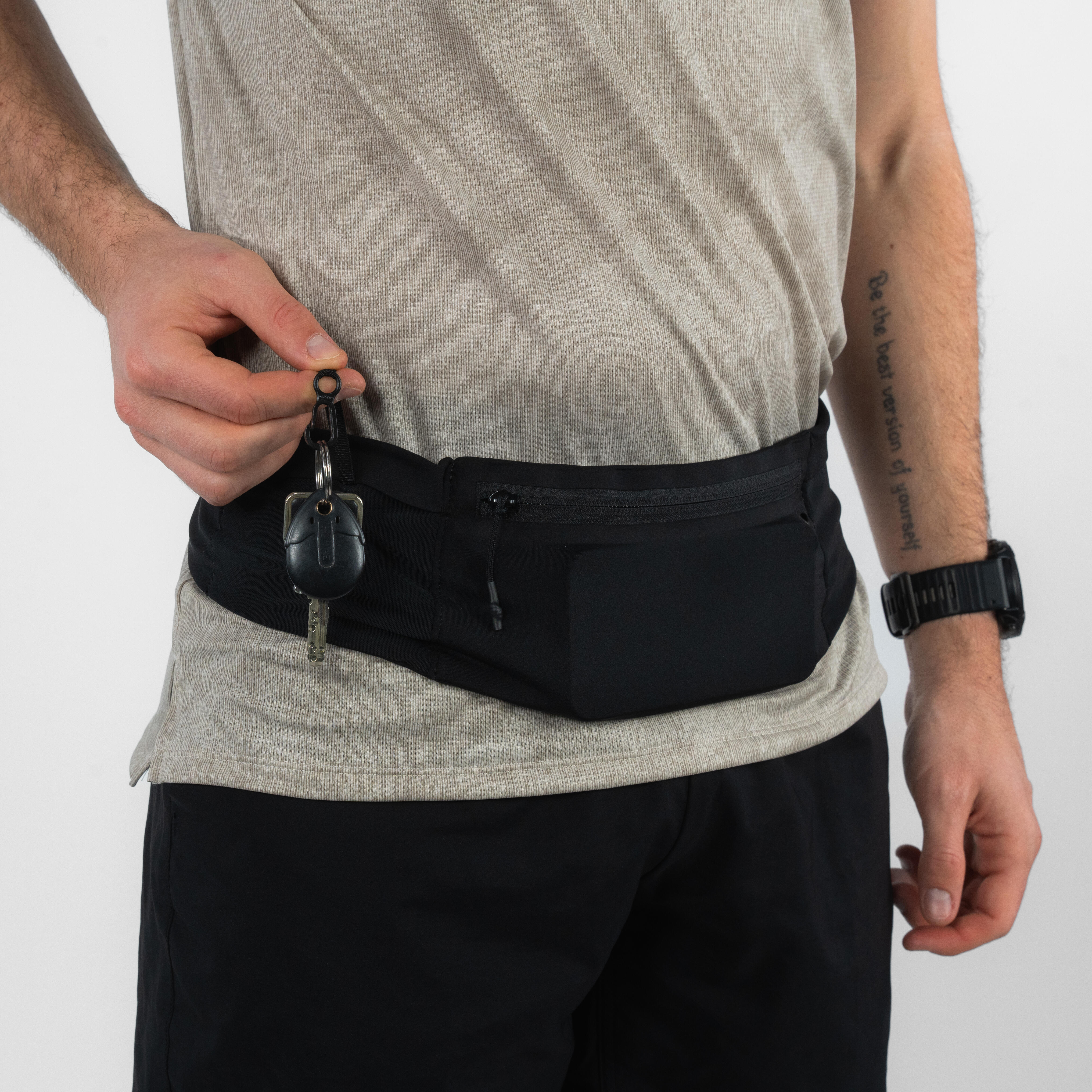 Cinturon running smartphone Hombre Mujer KIPRUN Confort 2 negro 5 bolsillos Decathlon