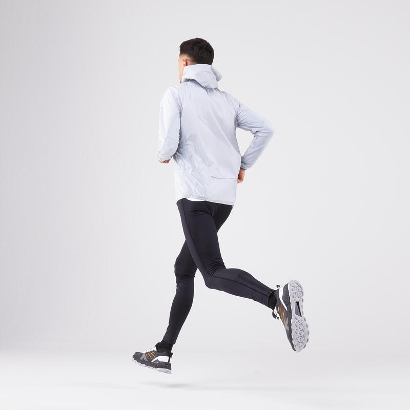 Casaco Corta-vento de Corrida/Trail Running Homem Run 900 Cinzento Prateado