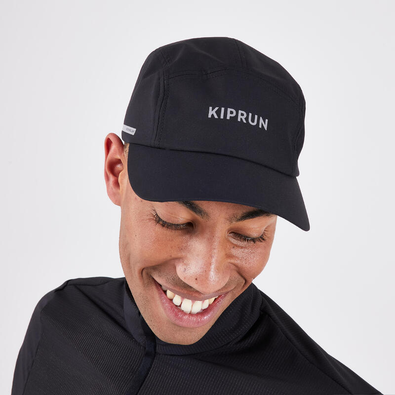 Boné de Corrida para Chuva Adulto Kiprun Repelente de Água 5 Painéis Preto