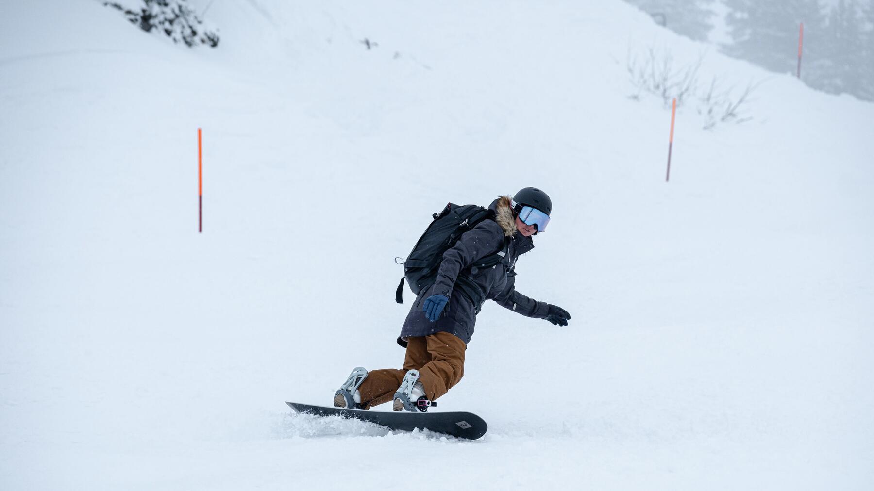 ALEGEREA UNEI PLĂCI DE SNOWBOARD: 4 CRITERII SIMPLE DUPĂ CARE SĂ TE GHIDEZI