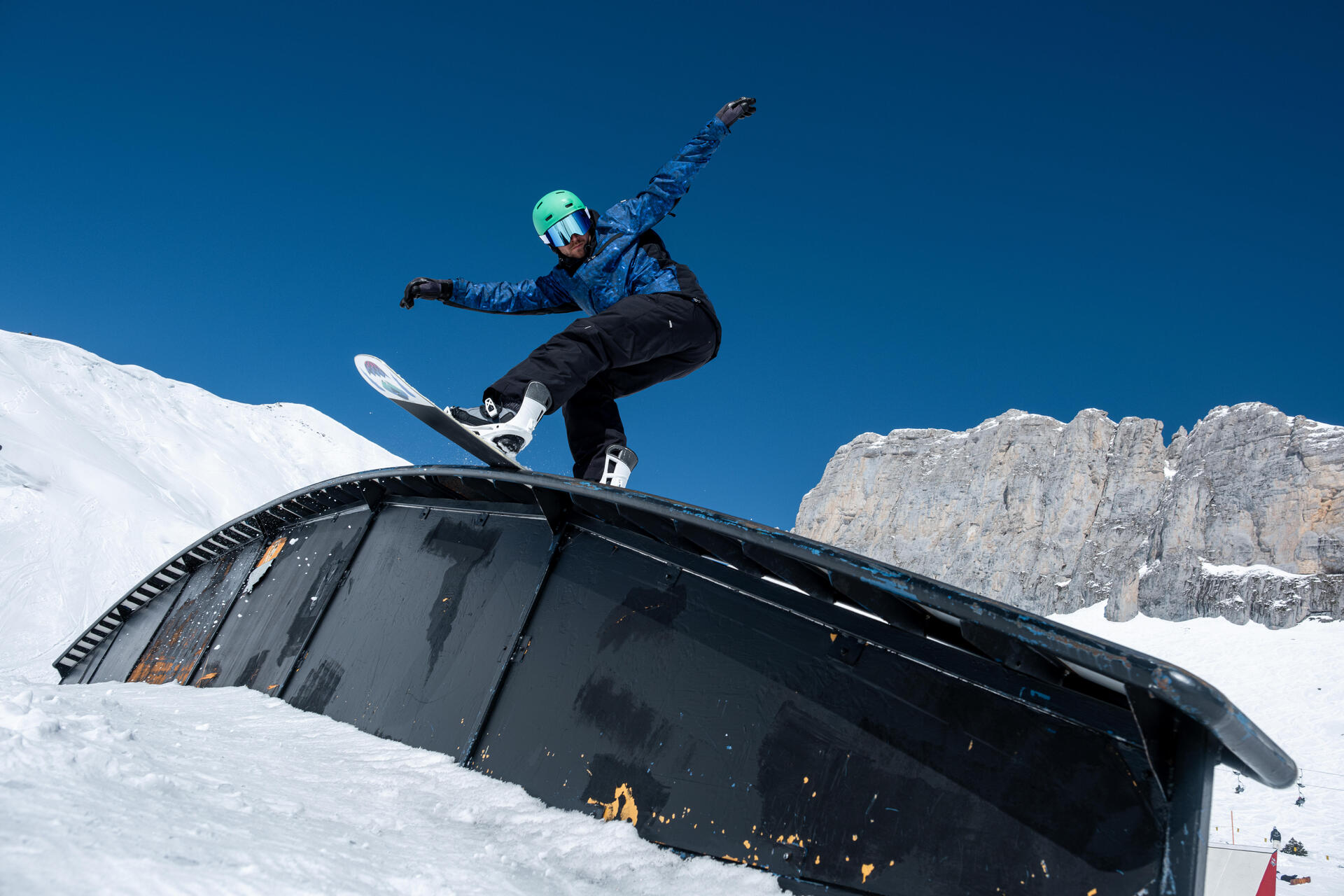 freestyle snowboard