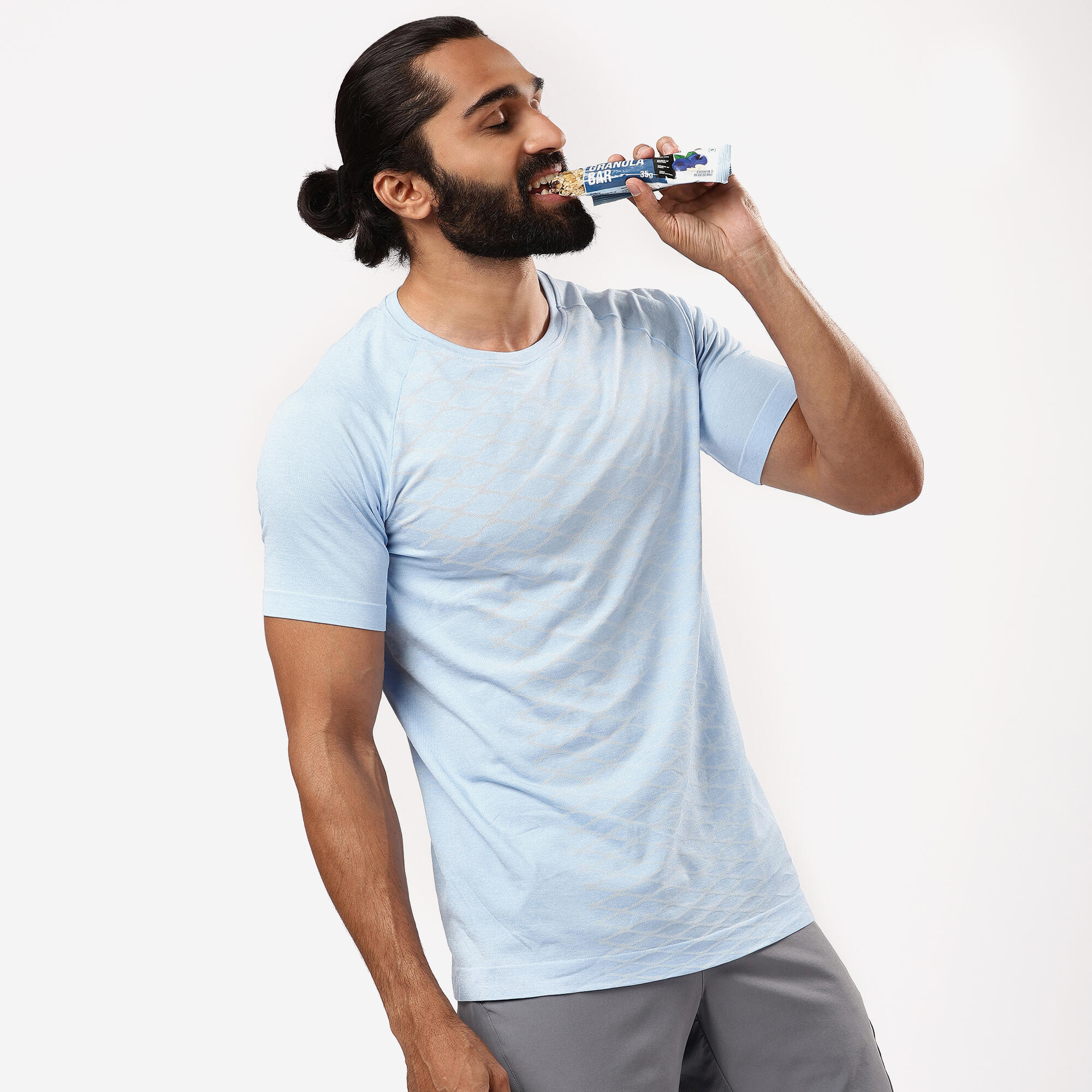 Granola Bar Cashew Berry - Zero Cholestrol, No trans fats, Goodness of cereals