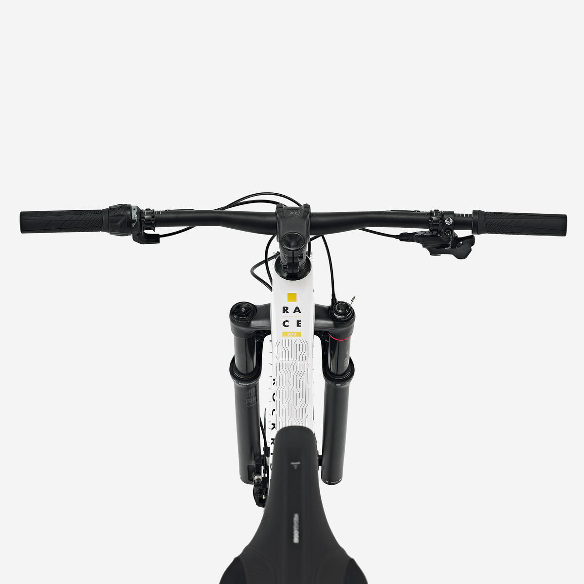 bicicleta-mtb-cross-country-race-900-blanco-cuadro-carbono.jpg