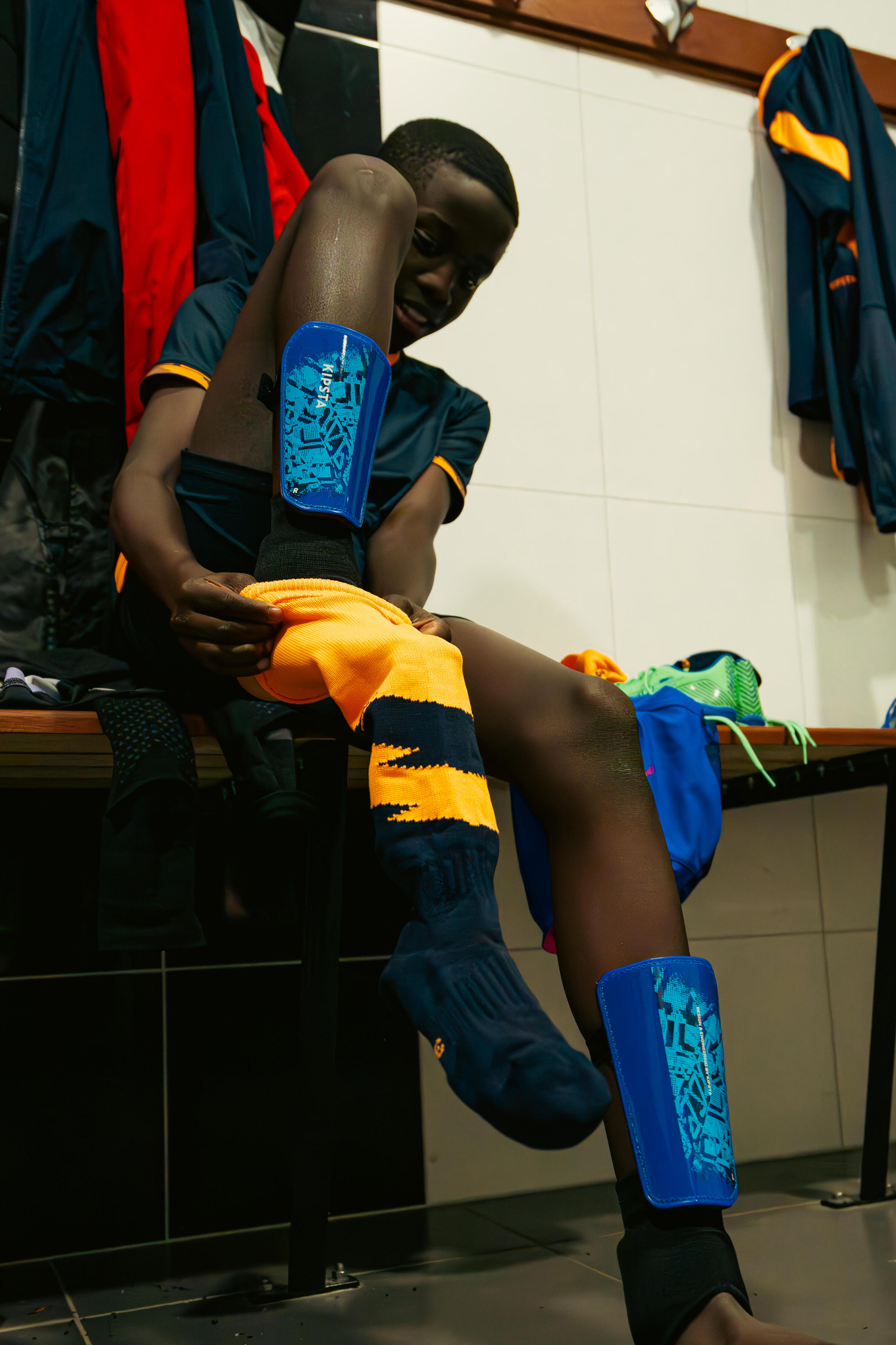 Parastinchi calcio bambino ESSENTIAL 140 blu 8/11