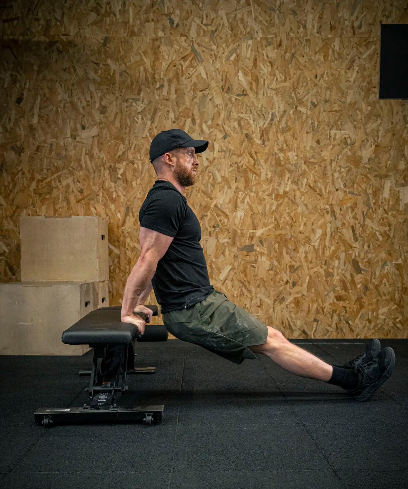 Musculation dips sur banc
