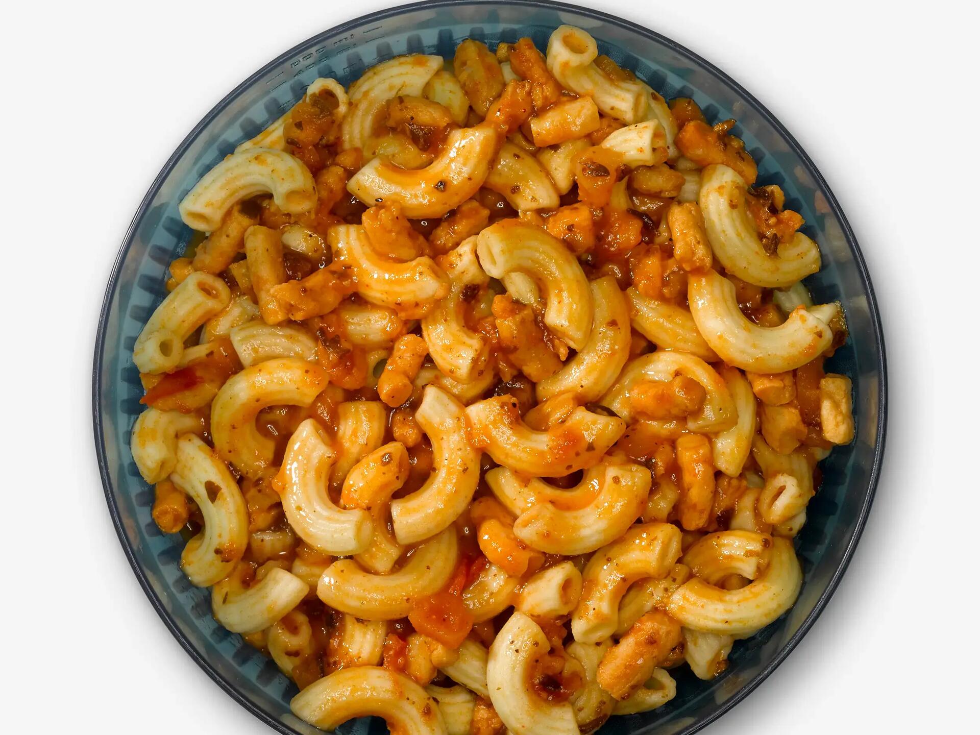 Kom met klaargemaakte verse pasta
