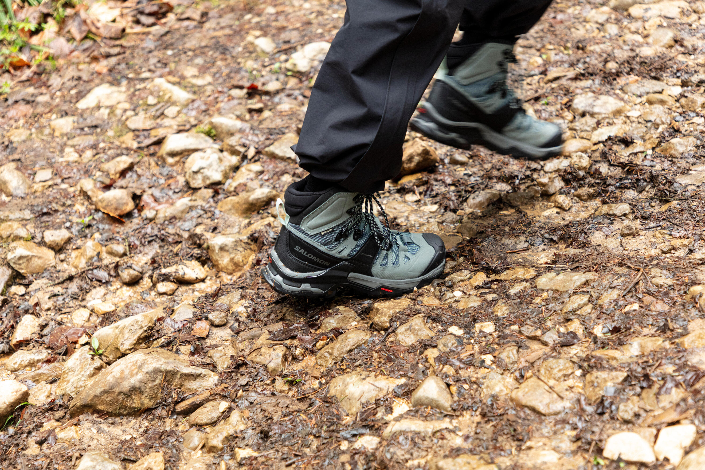 Chaussures imperméables Gore-tex® de trek - Salomon Quest 4 GTX - Femme 10/12