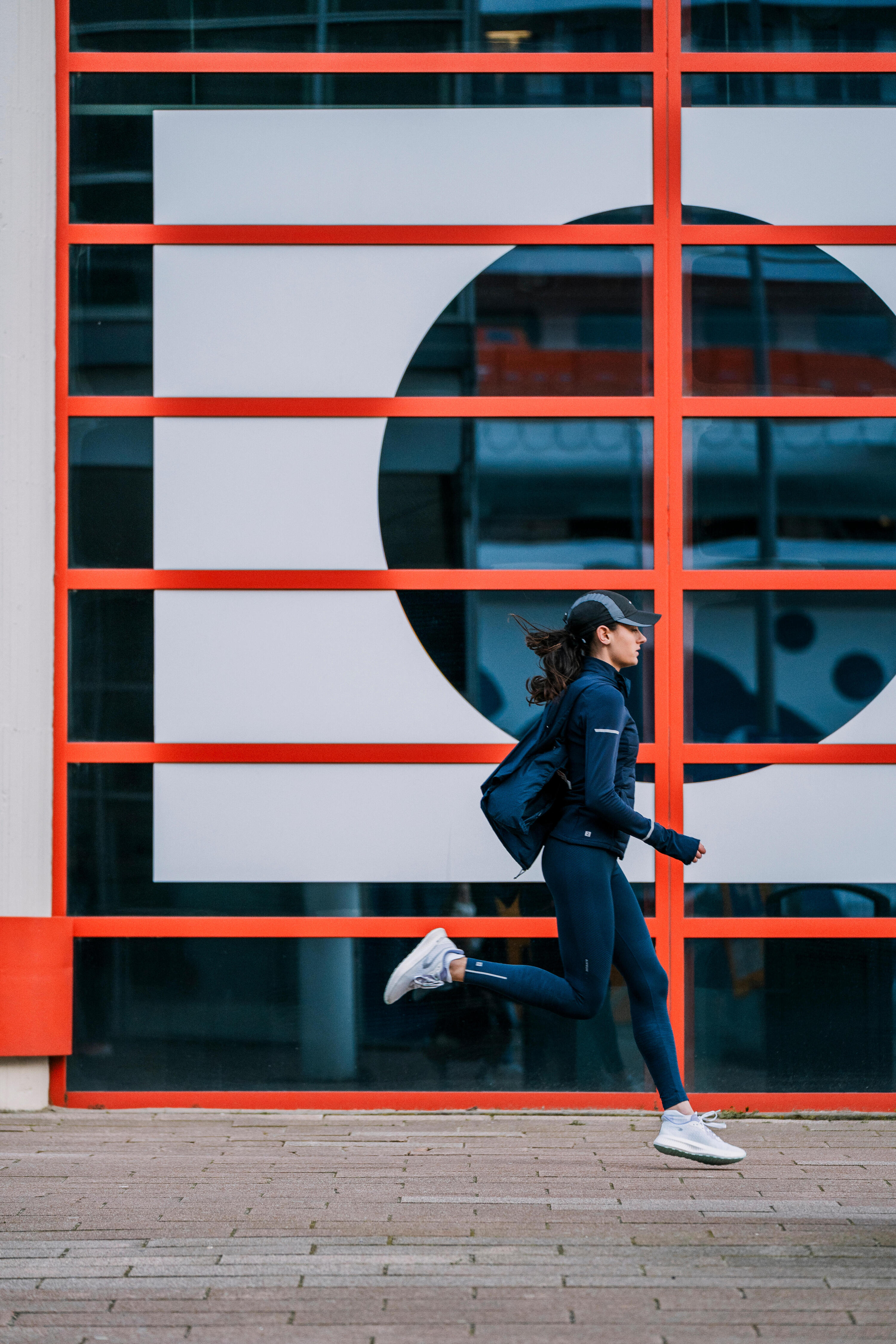 COLLANT RUNNING SANS COUTURES FEMME - KIPRUN CARE BLEU FONCE 8/10