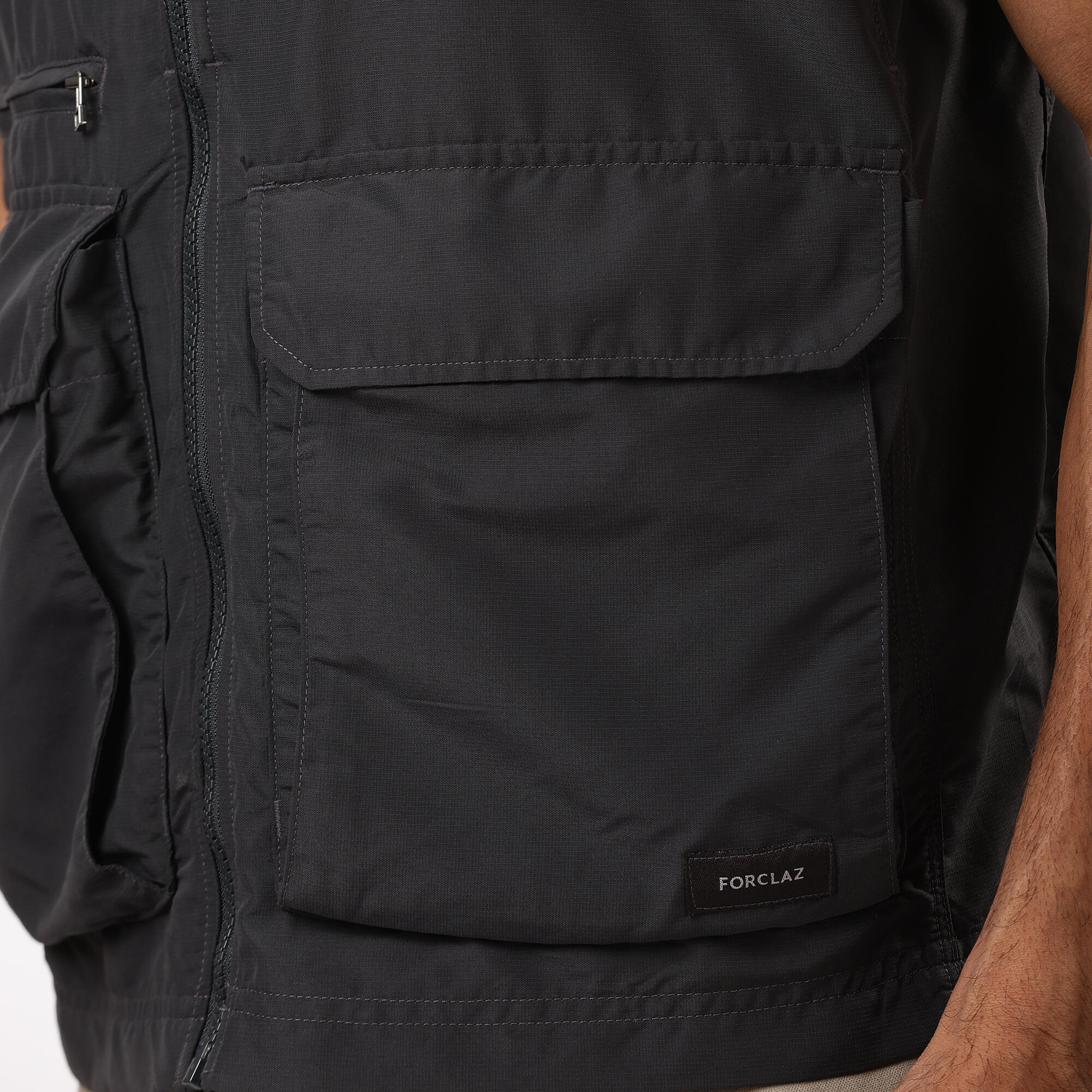 Men’s multipocket hiking gilet TRAVEL 100 - Grey 8/9