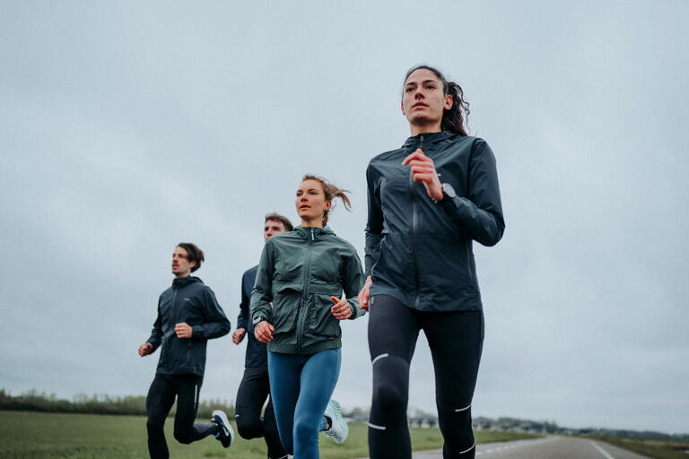Women's green Kiprun Run 500 Wind windbreaker jacket