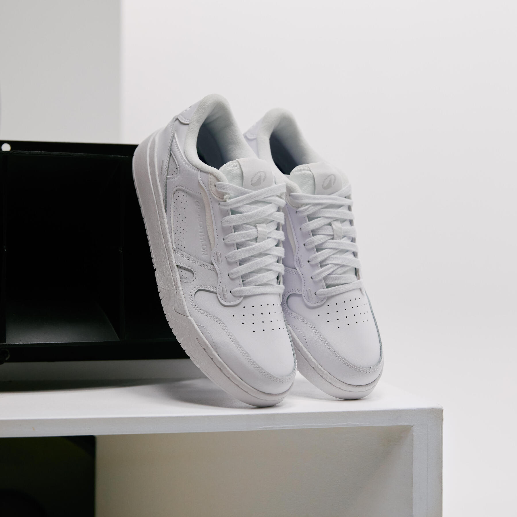 Deine weißen Lederschuhe und Sneaker mit unserer Hilfe richtig pflegen!