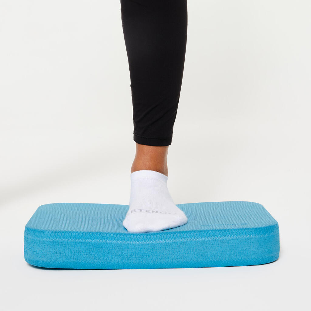 Modra majhna blazina za pilates (39 cm x 24 cm x 6 cm) 