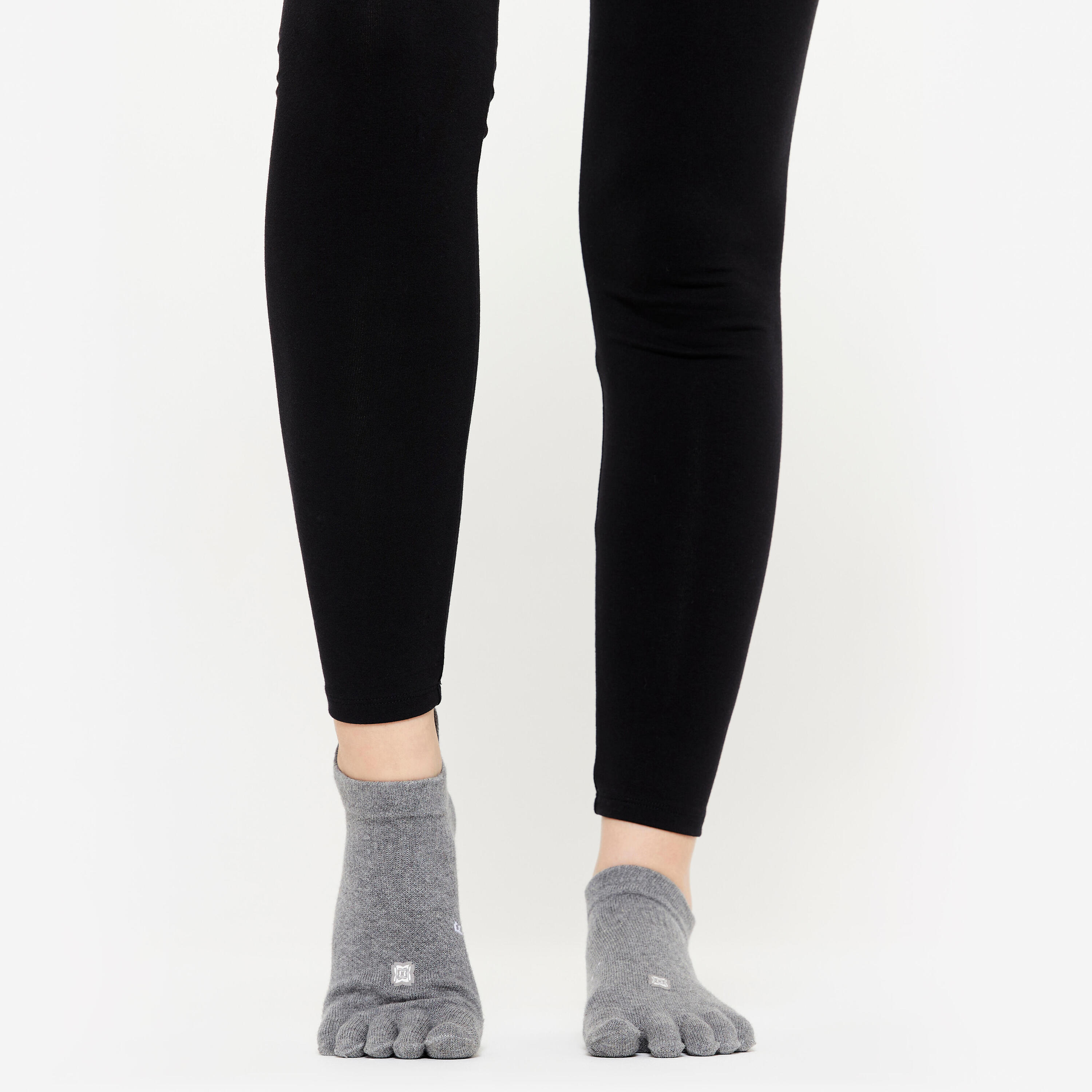Antislip teensokken voor zachte yoga gemêleerd grijs 2/4