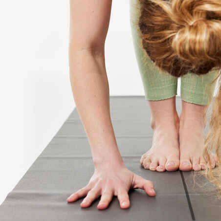 Grippy & Foldable Yoga Mat / Mat Cover 180 cm ⨯ 62 cm ⨯ 1.3 mm - Grey