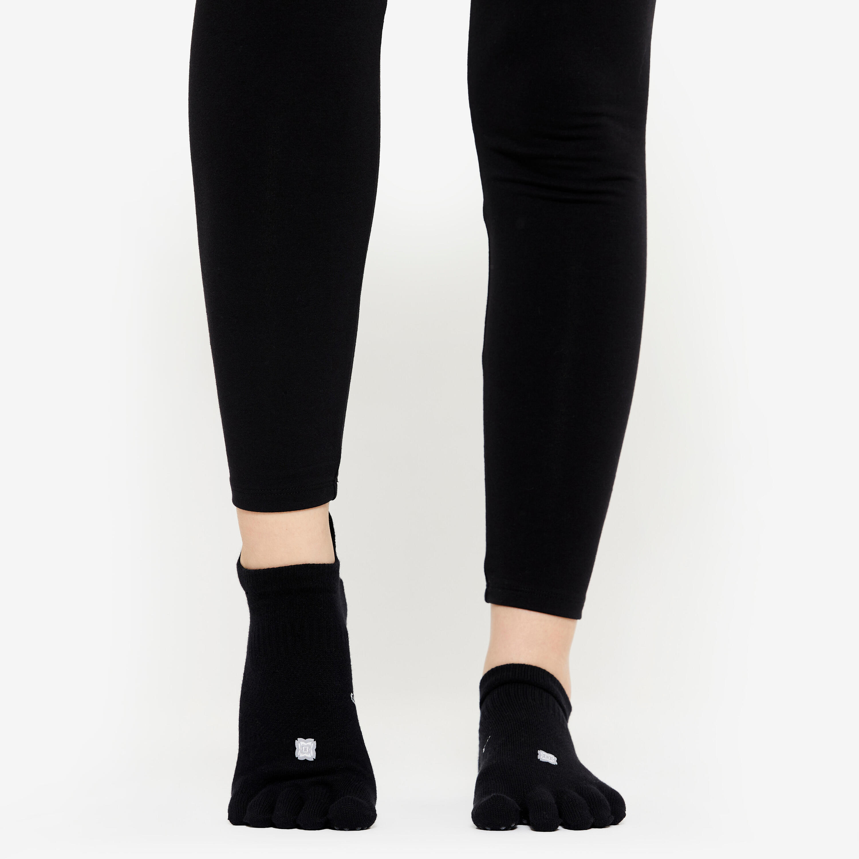 CHAUSSETTES YOGA 5 DOIGTS ANTIDERAPANTES NOIR 2/3
