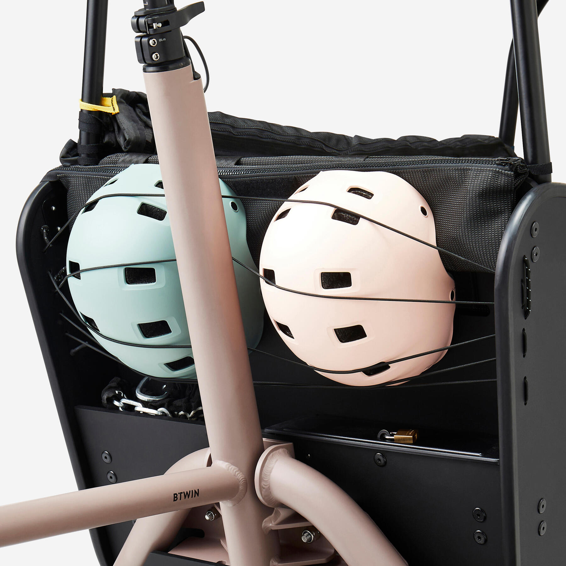 Decathlon F900E biporteur avec enfants dans la caisse