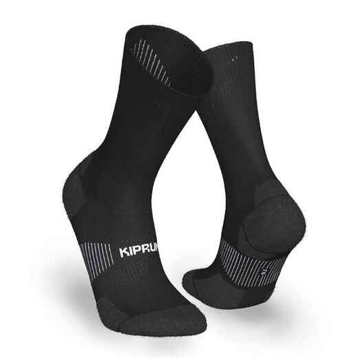 
      Čarape za trčanje Run 900 MID srednje visoke tanke crne
  