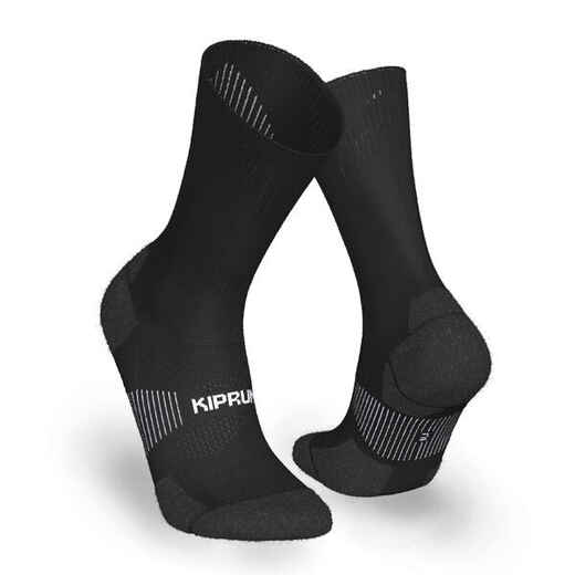 
      CHAUSSETTES DE RUNNING RUN900 FINES MI-MOLLET NOIRES
  