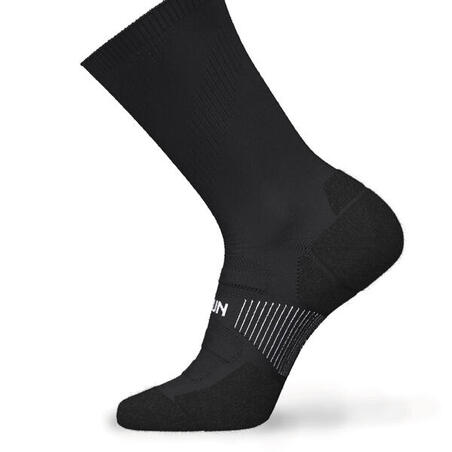 CHAUSSETTES DE RUNNING RUN900 FINES MI-MOLLET NOIRES