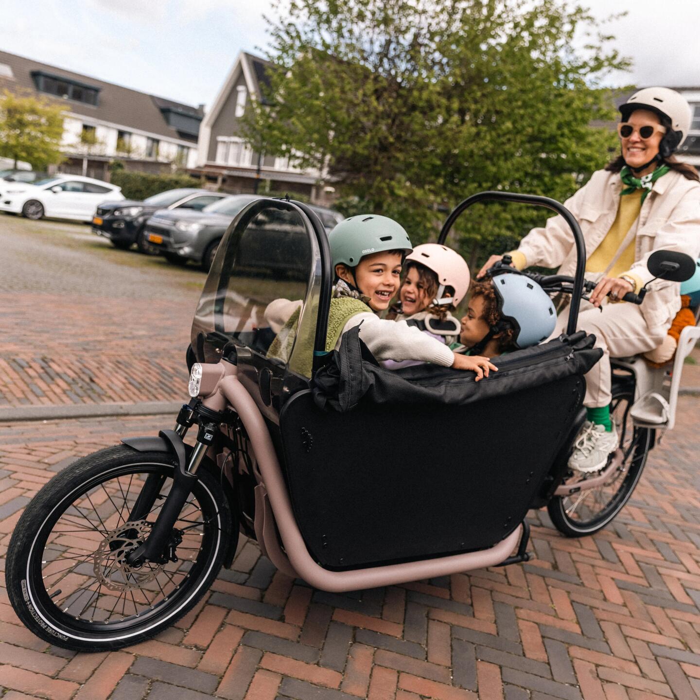 DECATHLON B'TWIN E-Lastenrad Long John F900E Family Image