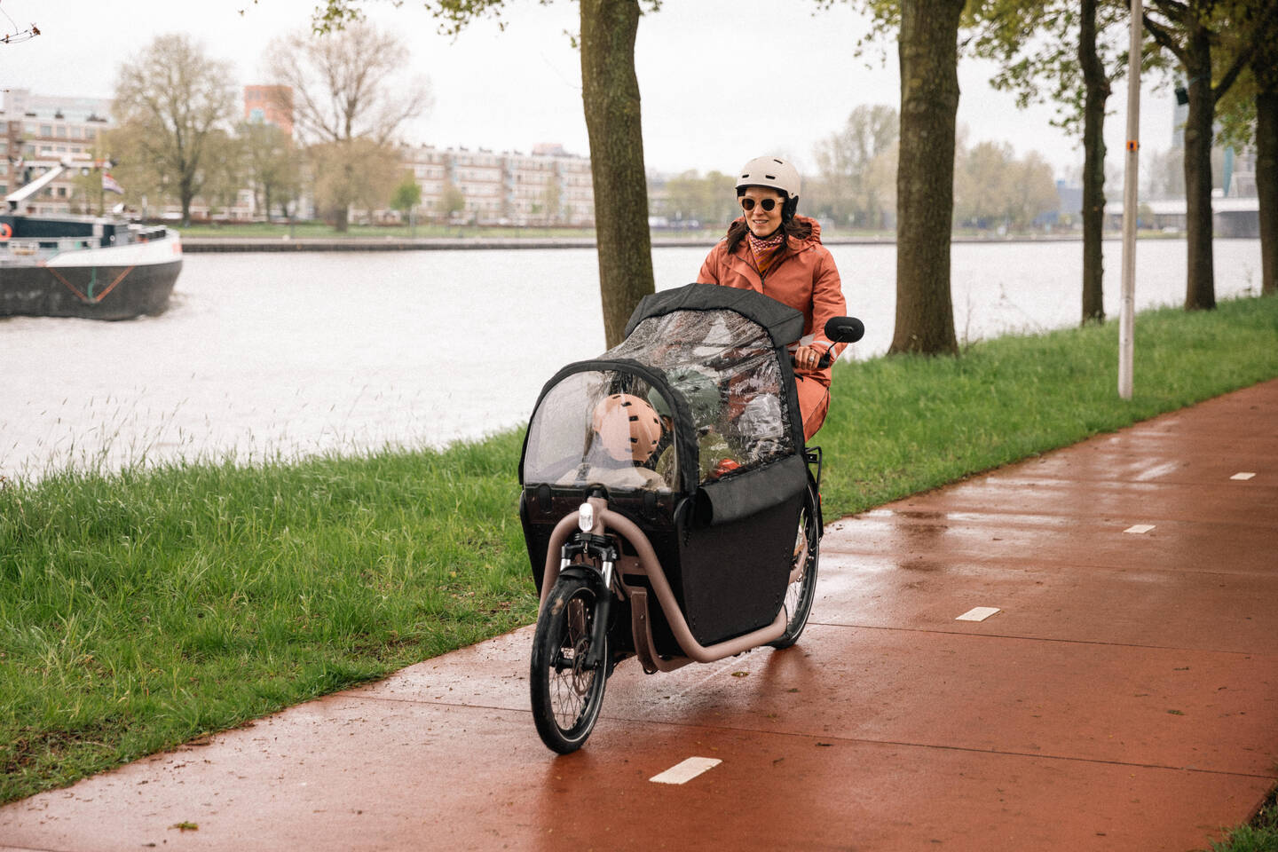 DECATHLON B'TWIN E-Lastenrad Long John F900E Family Image