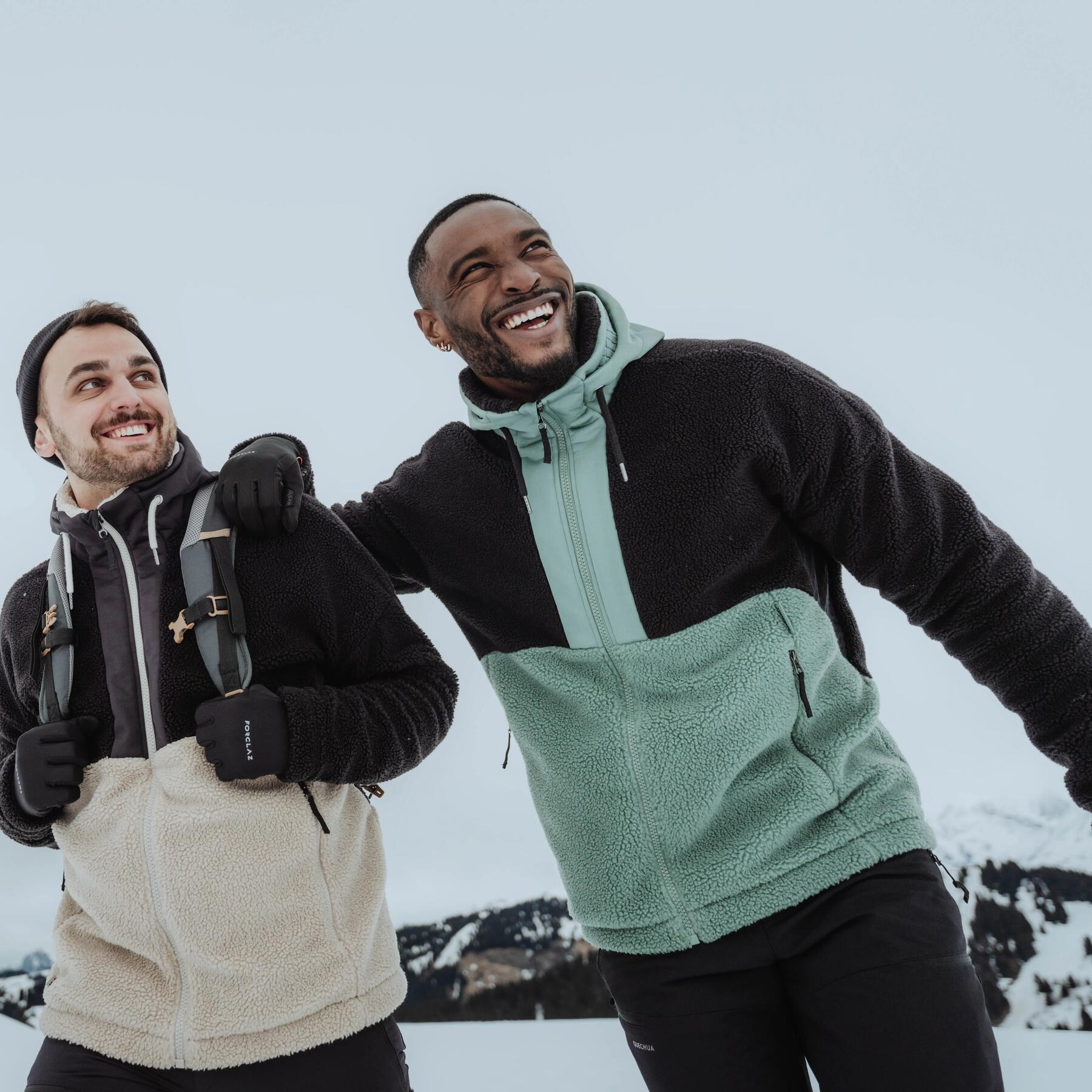Balades dans la neige deux hommes polaire chaude decathlon quechua