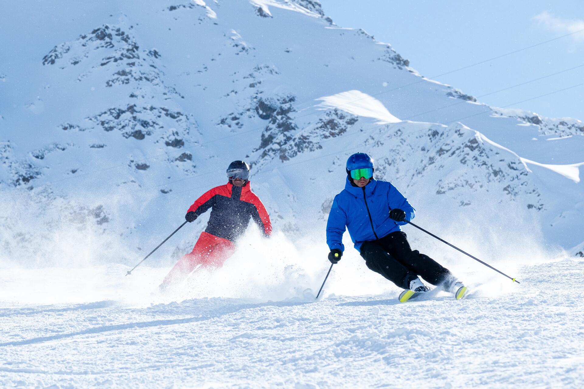 Deux hommes en train de faire du ski alpin decathlon
