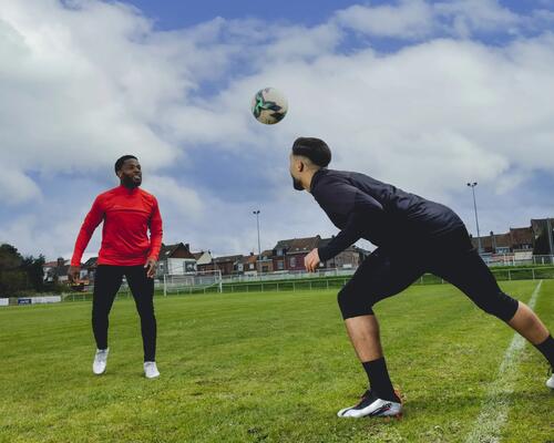 Défenseur : comment dominer son adversaire ?