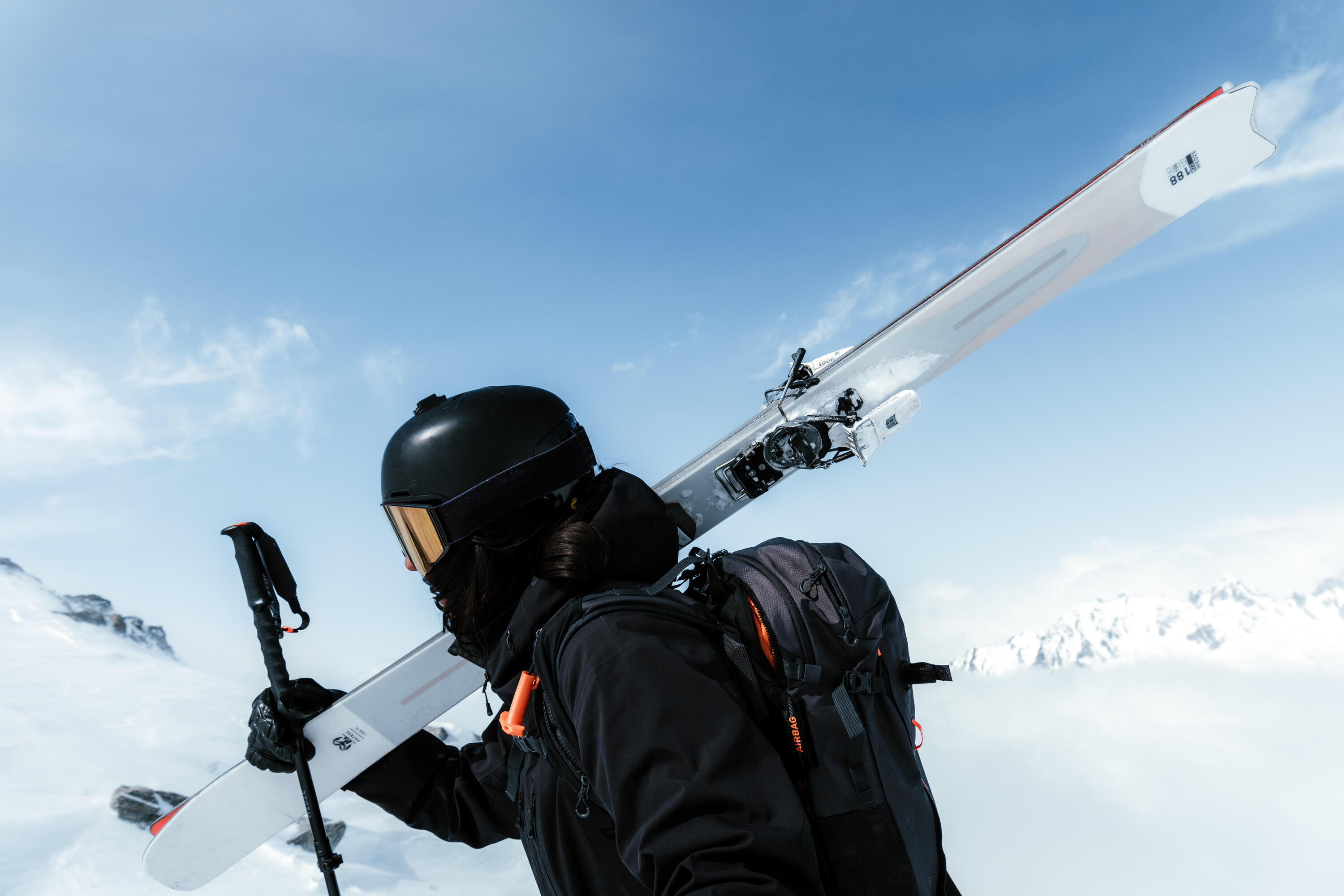 All-Mountain-Ski aus Titanal mit Tyrolia Attack LYT 13-Bindungen, Patrol 105Ti 18/20