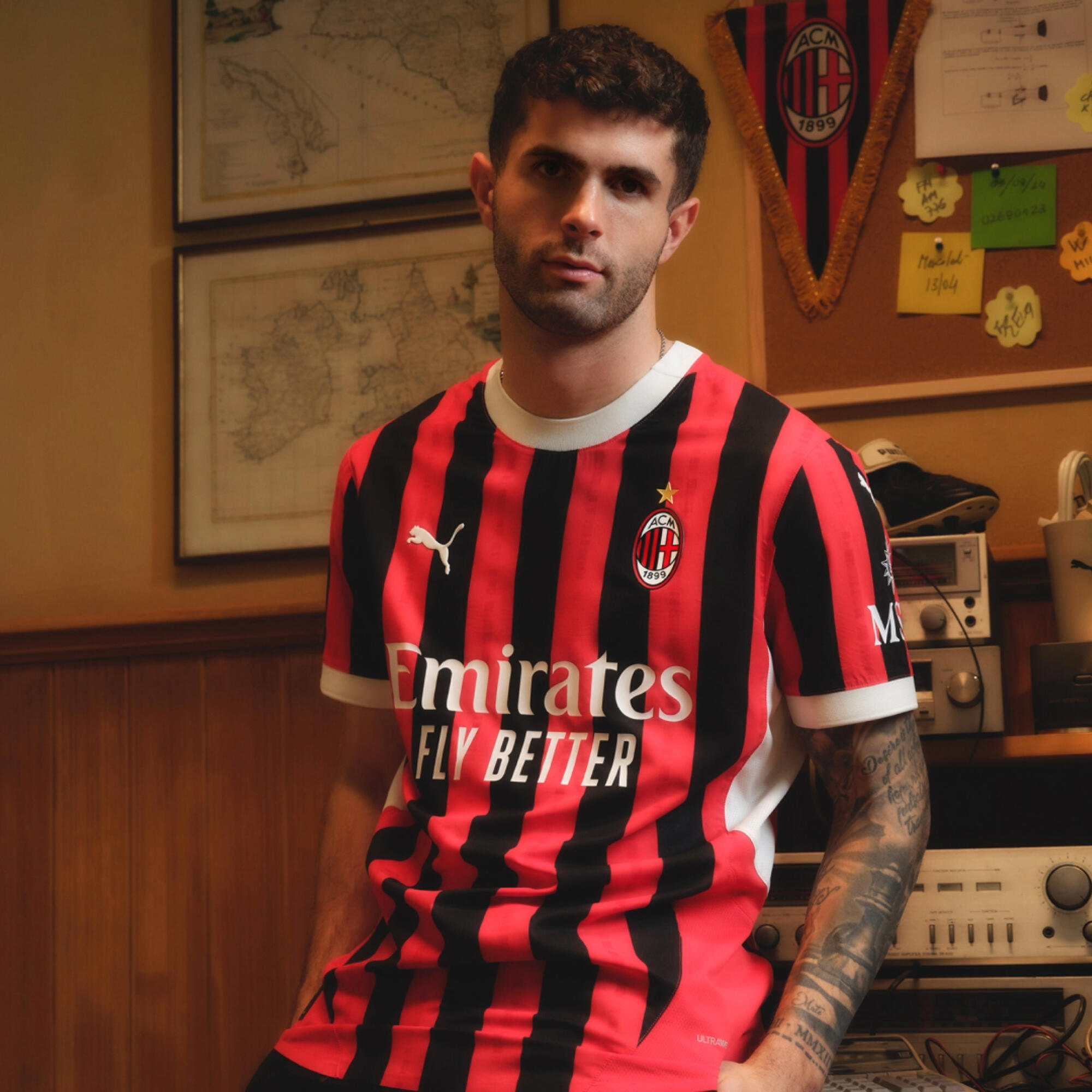 Sacoche AC Milan Unisexe Adulte - Polyuréthane - Bandoulière Amovible - Logo Officiel - Noir