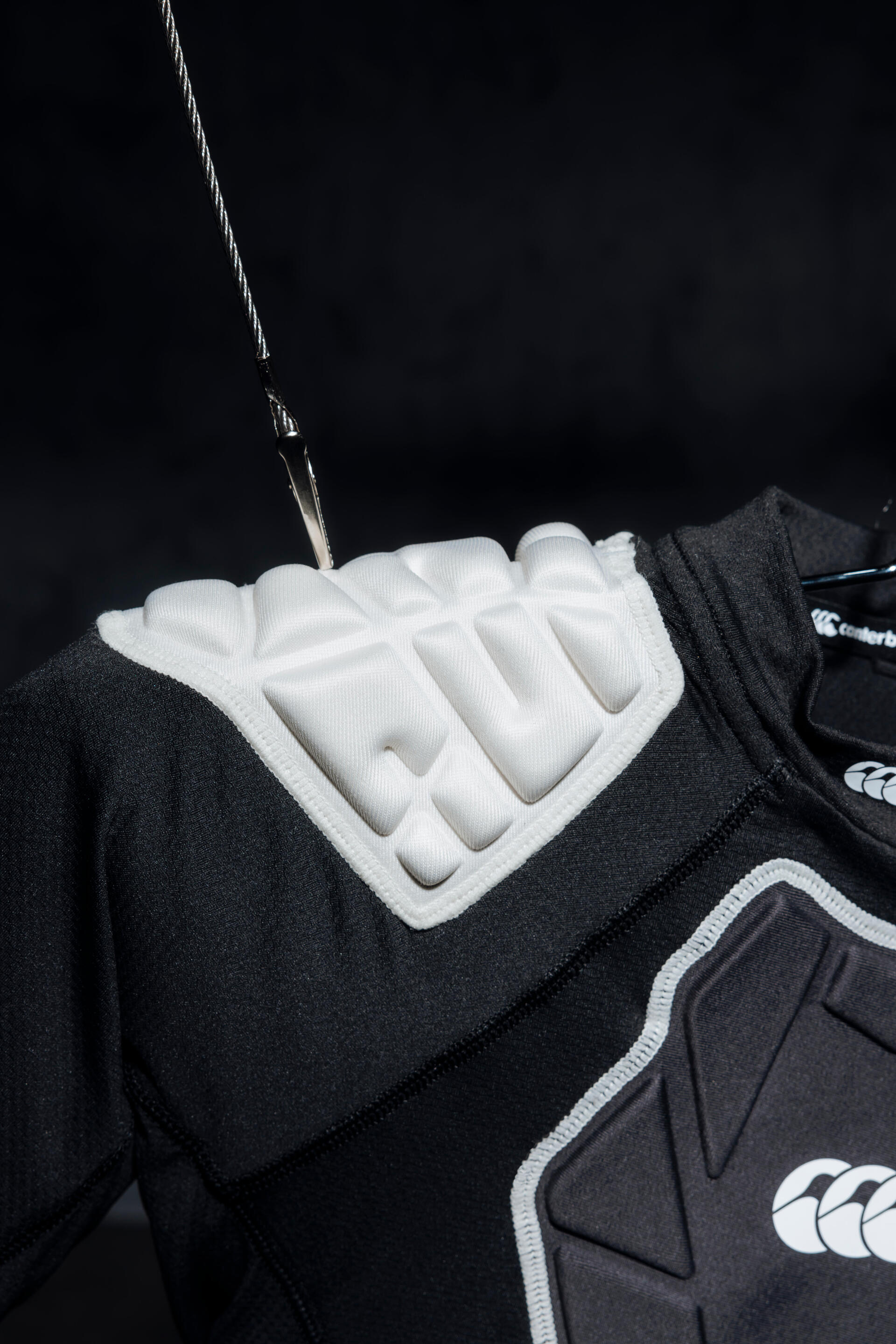 Strutfoot Pad R500 Men's Rugby Shoulder Pad R500 - Black